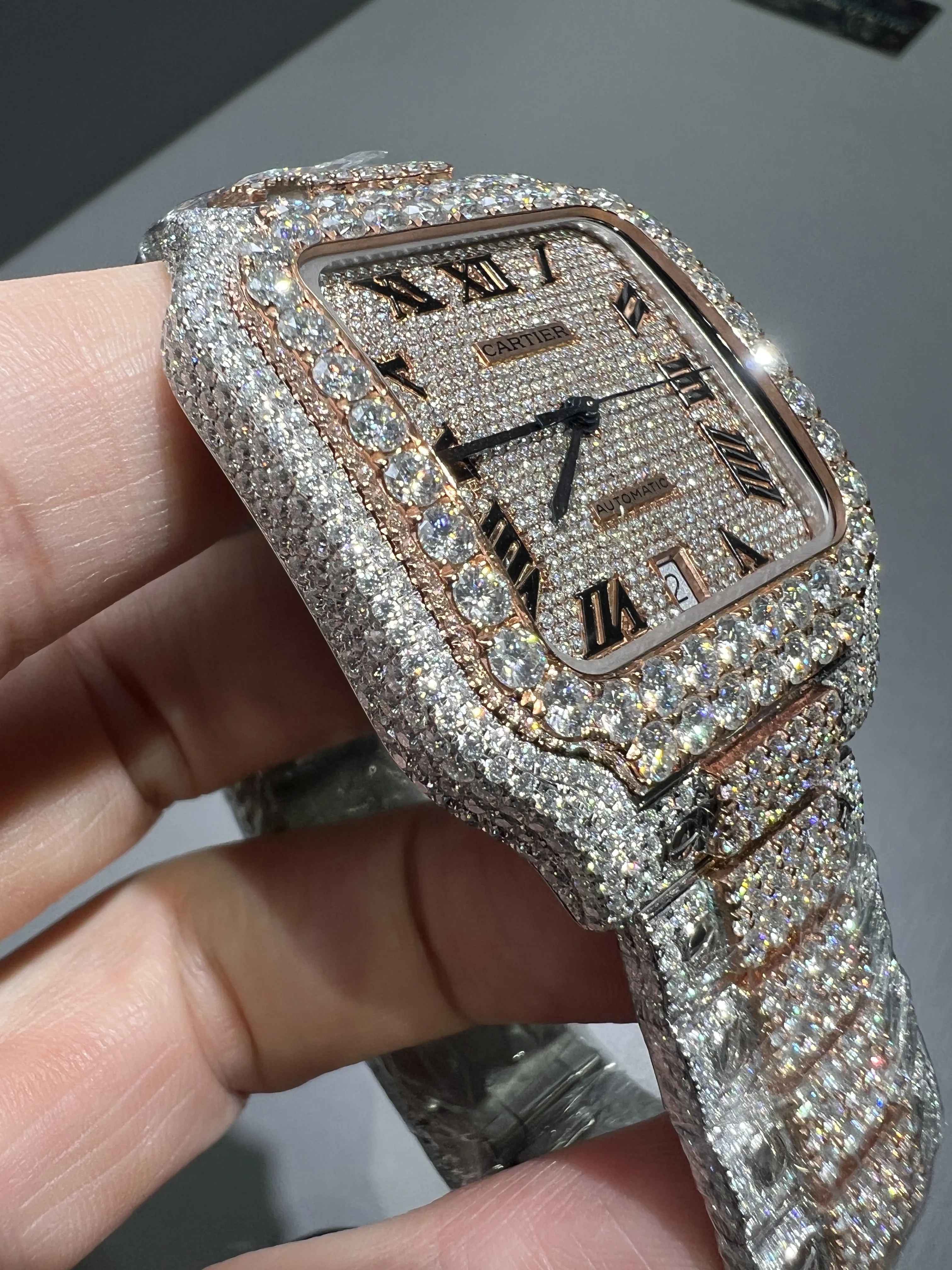 Santos de Cartier Icedout Two-Tone Watch D1147519309 — view 9