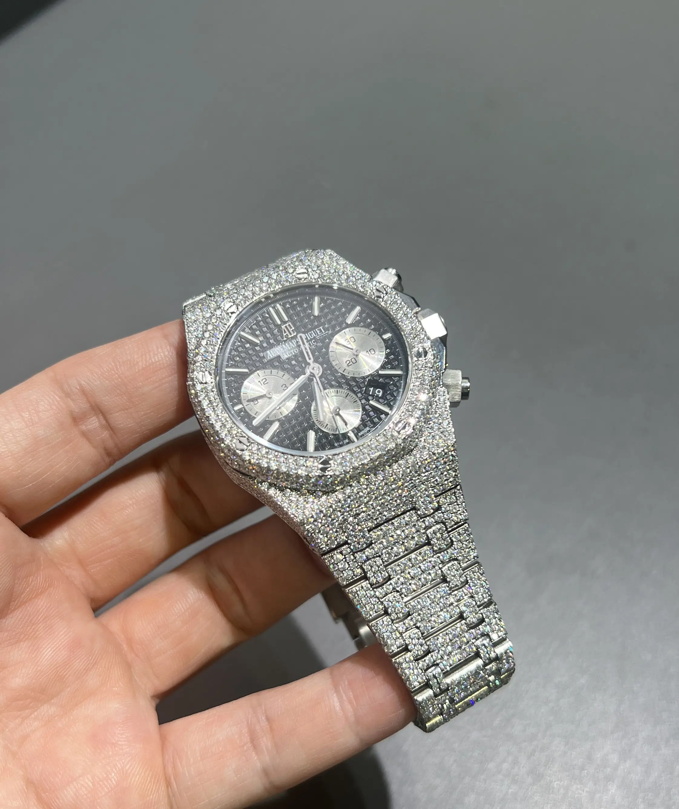 Royal Oak Chronograph Icedout Watch with Black Dial D1147519304 — view 3