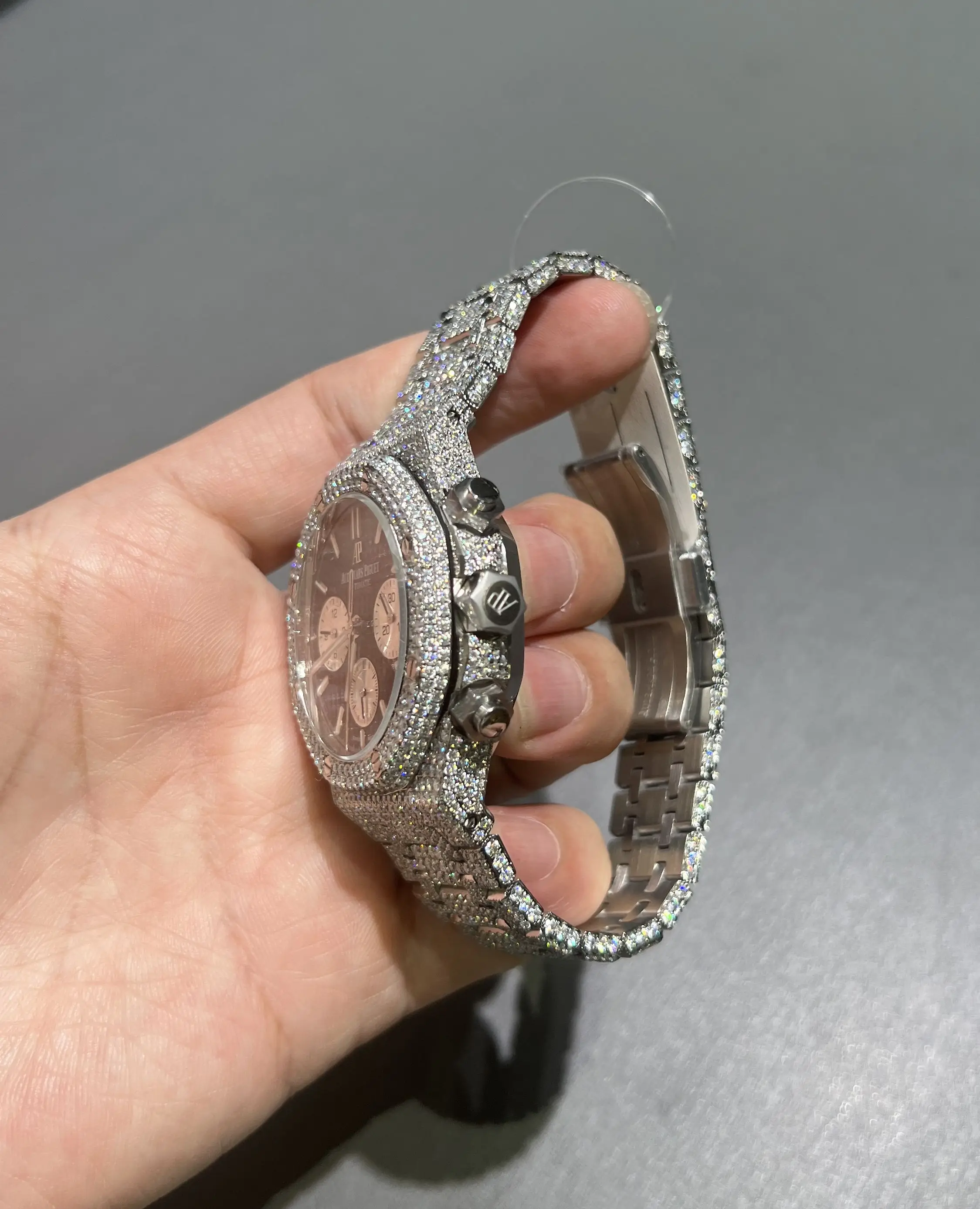 Royal Oak Chronograph Icedout Watch with Black Dial D1147519304 — view 5