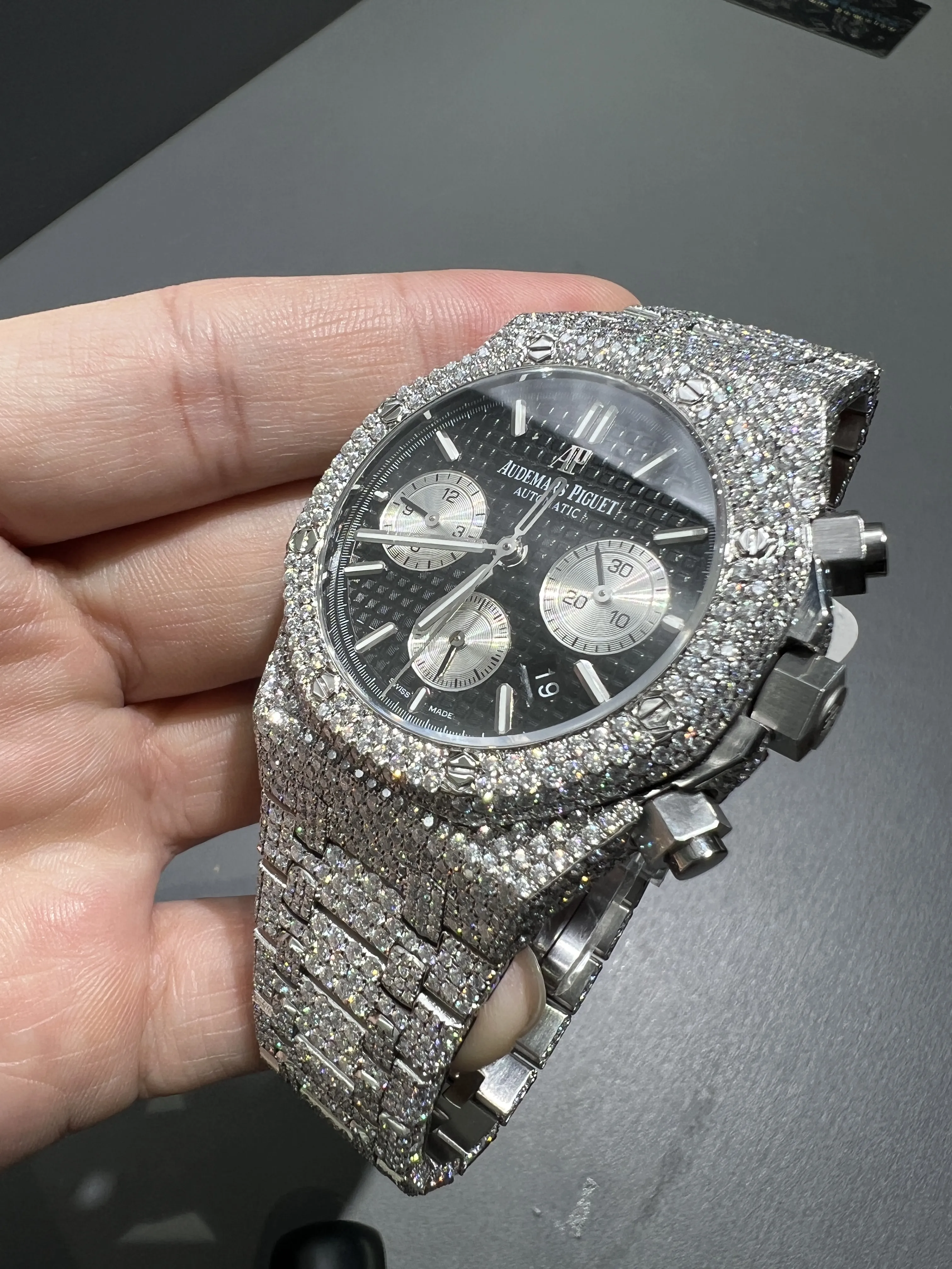 Royal Oak Chronograph Icedout Watch with Black Dial D1147519304 — view 11