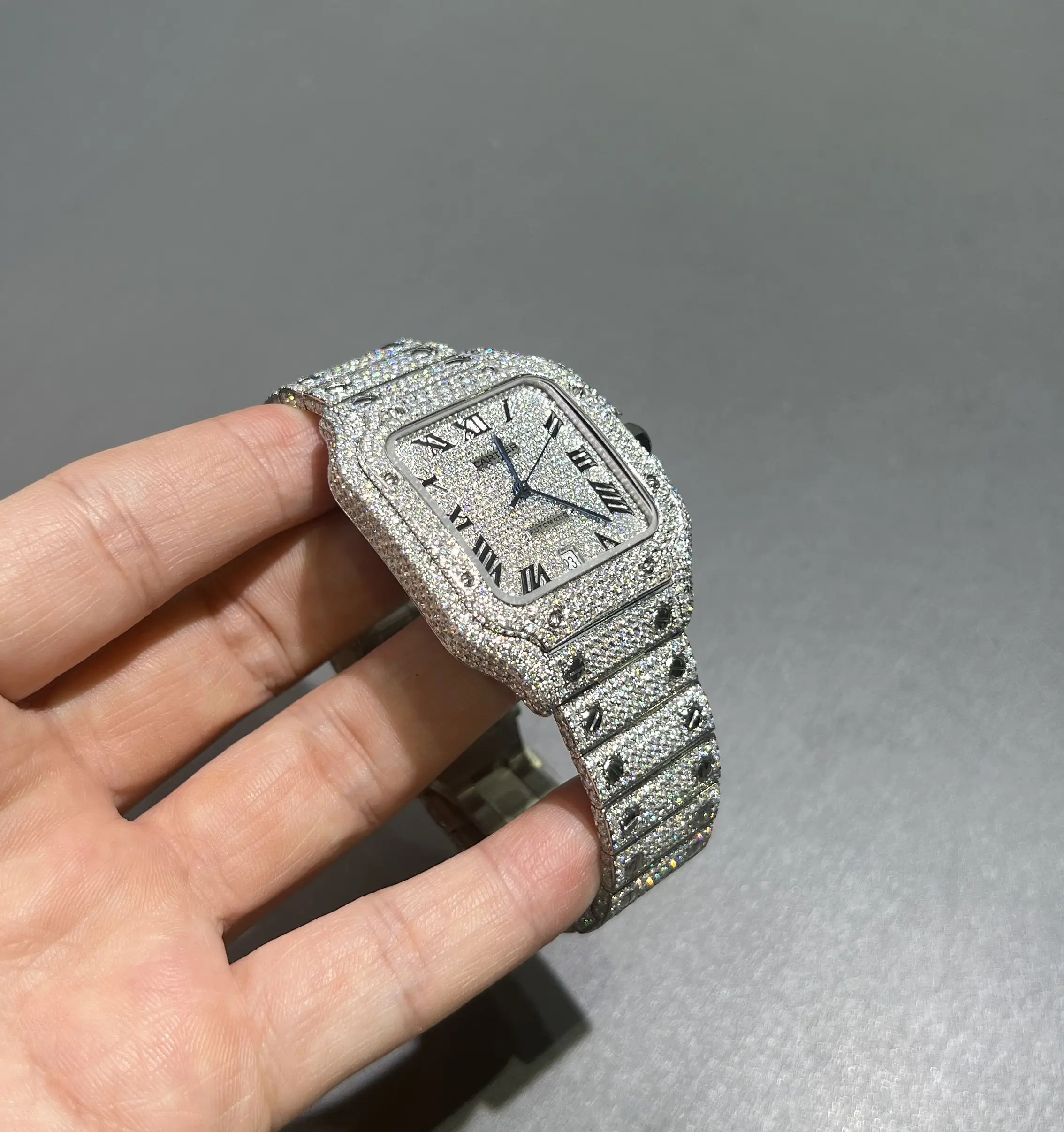 Santos Pavé Diamond Icedout Watch D1147519307 — view 3