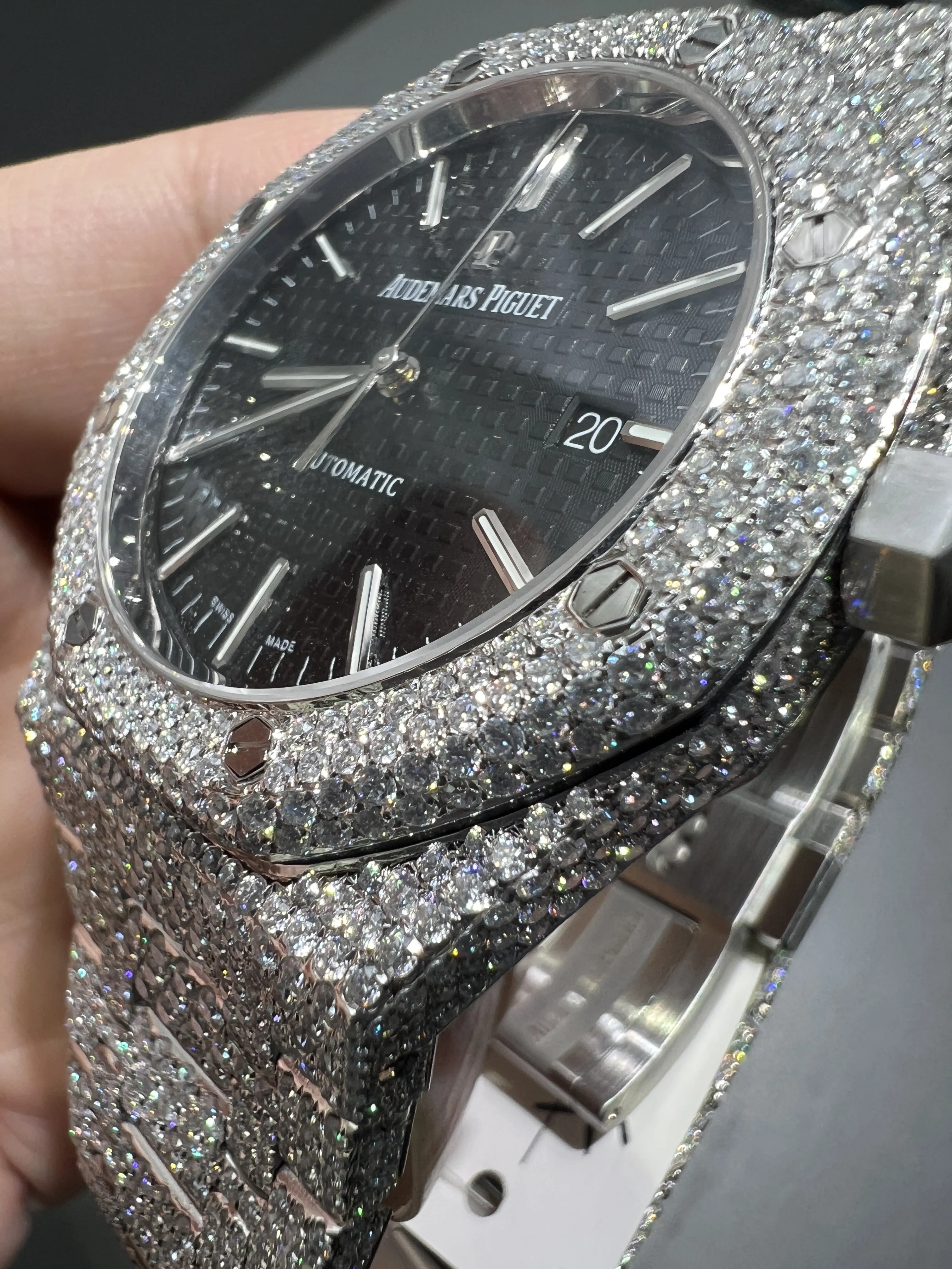 Royal Oak 15400 Icedout Watch with Black Dial D1147519305 — view 12