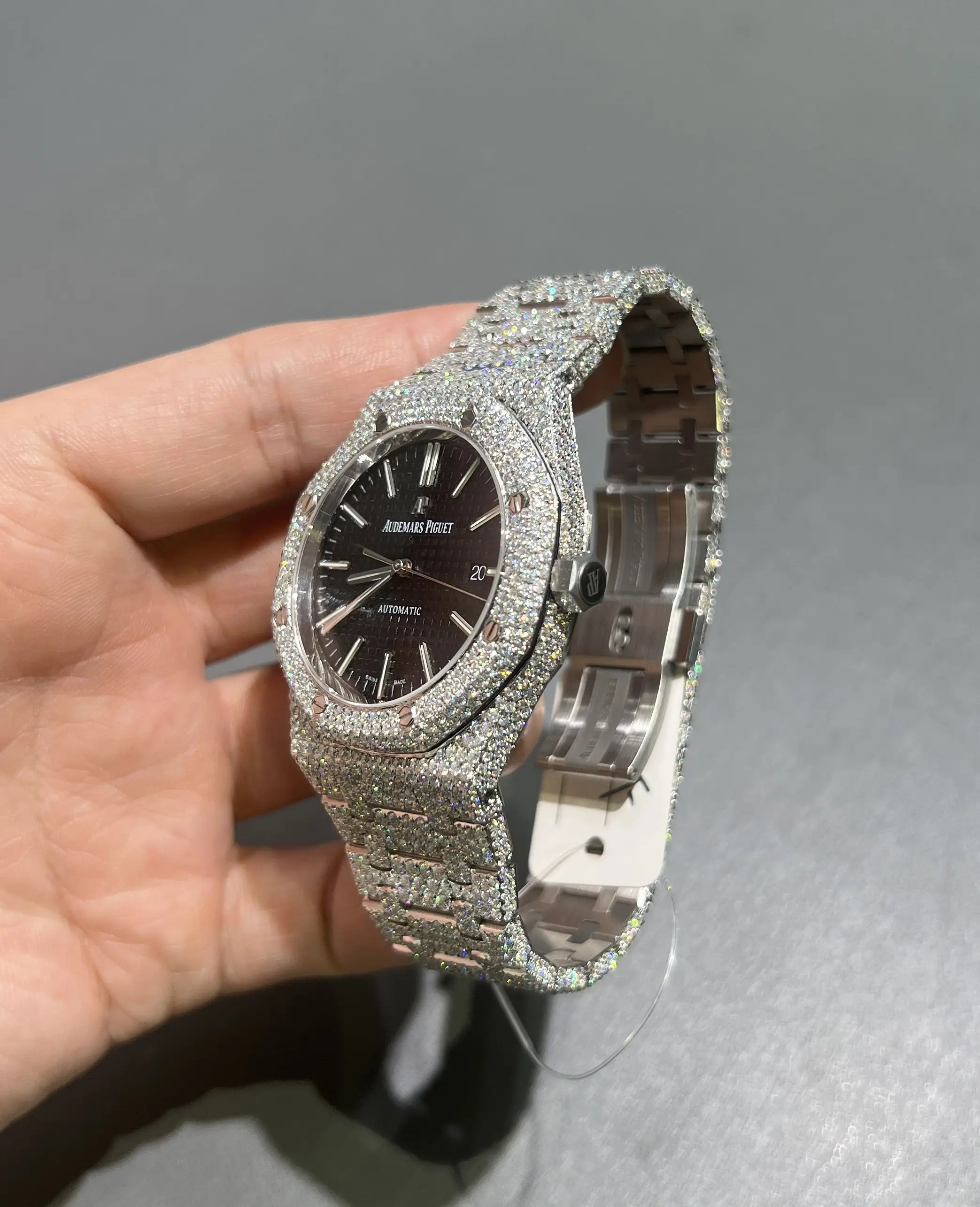 Royal Oak 15400 Icedout Watch with Black Dial D1147519305 — view 5