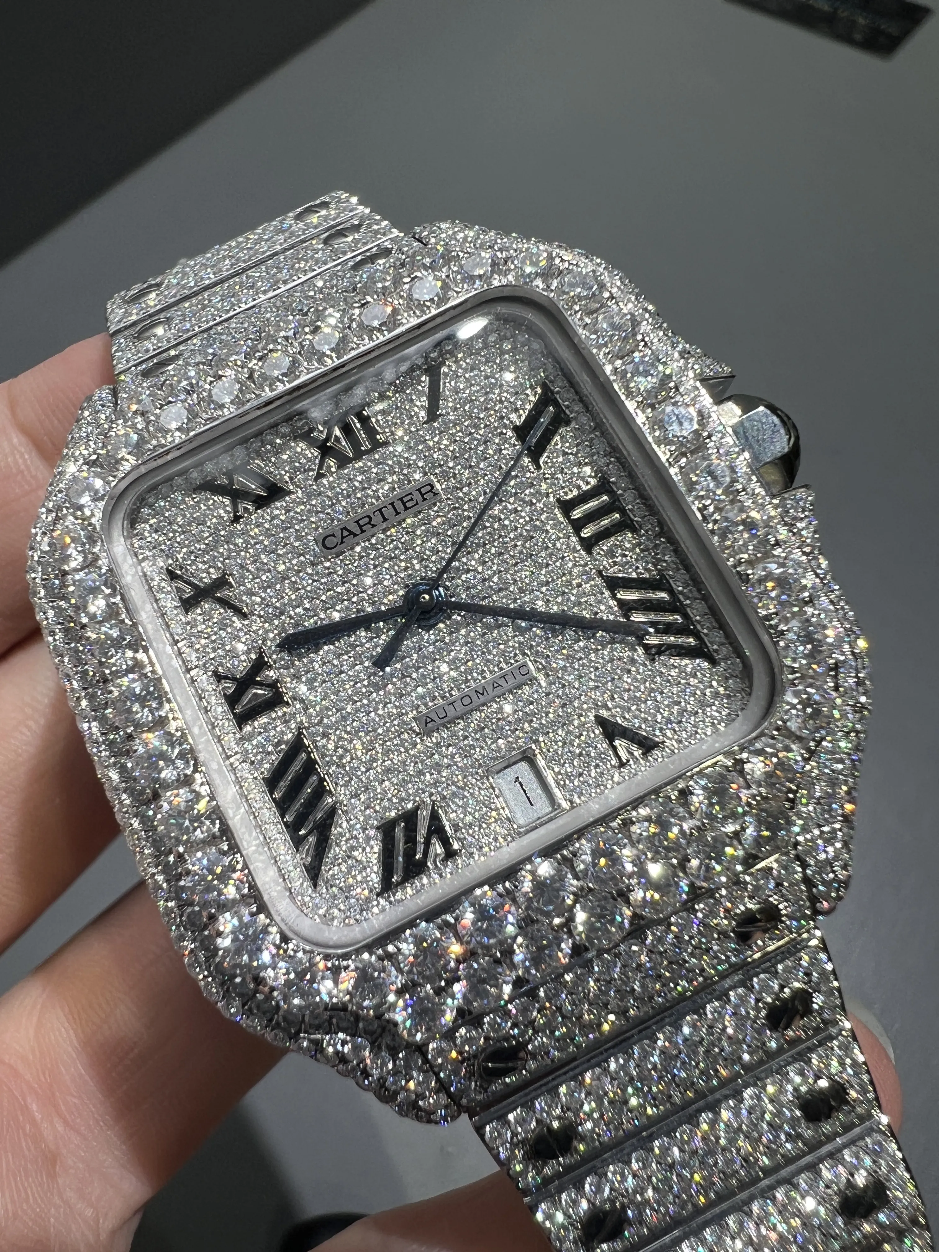 Santos Pavé Diamond Icedout Watch D1147519308 — view 10
