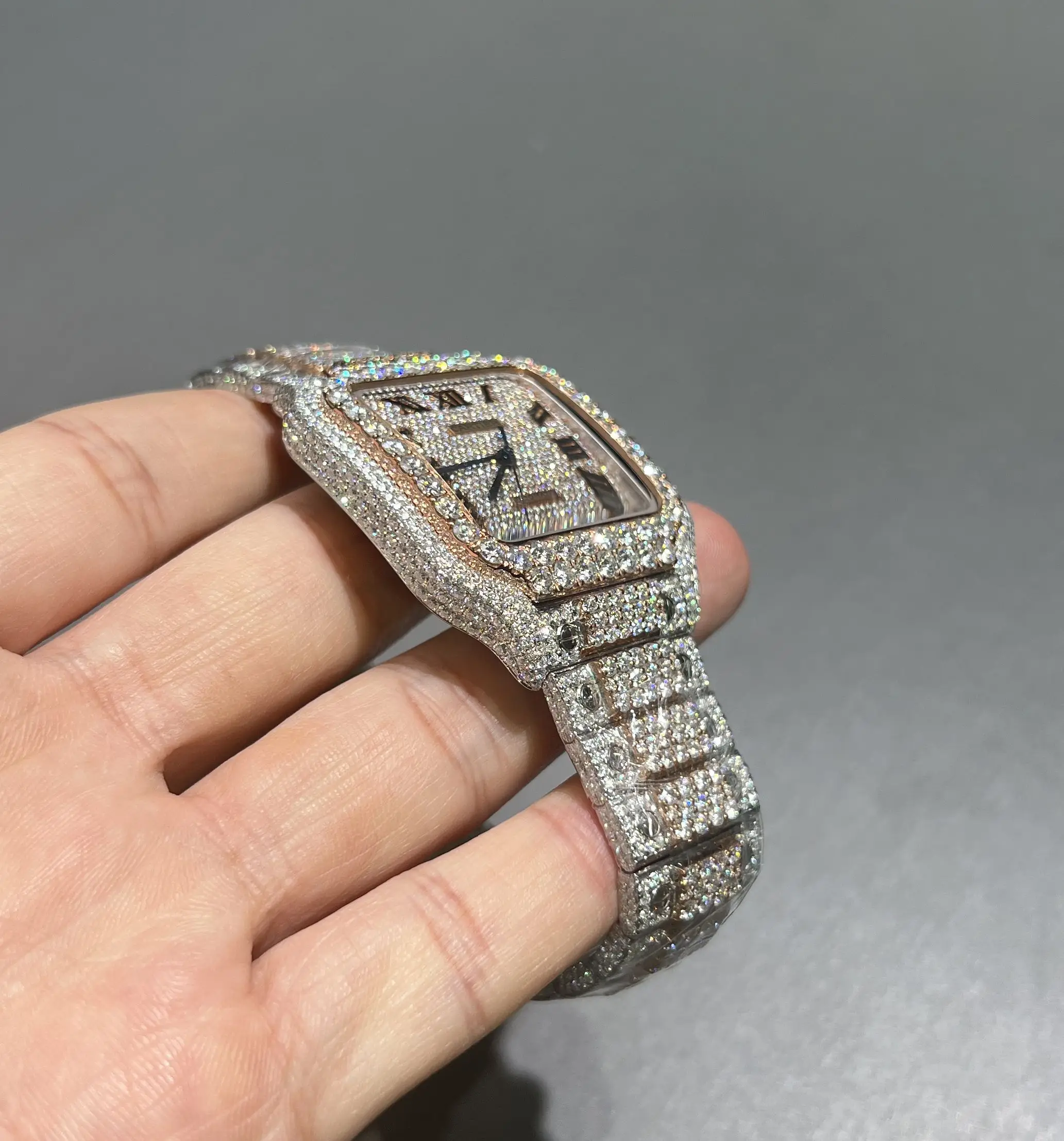Santos de Cartier Icedout Two-Tone Watch D1147519309 — view 3