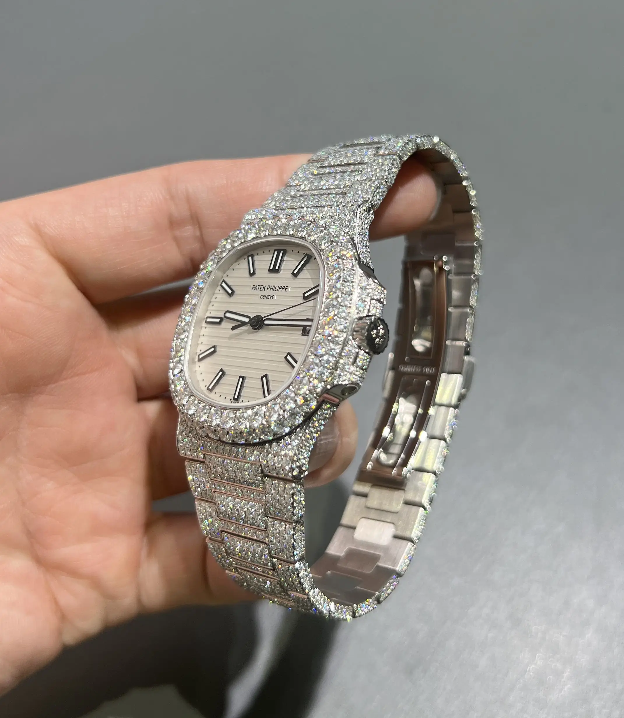 Nautilus 5711 Icedout Watch with White Dial D1080019306 — view 5
