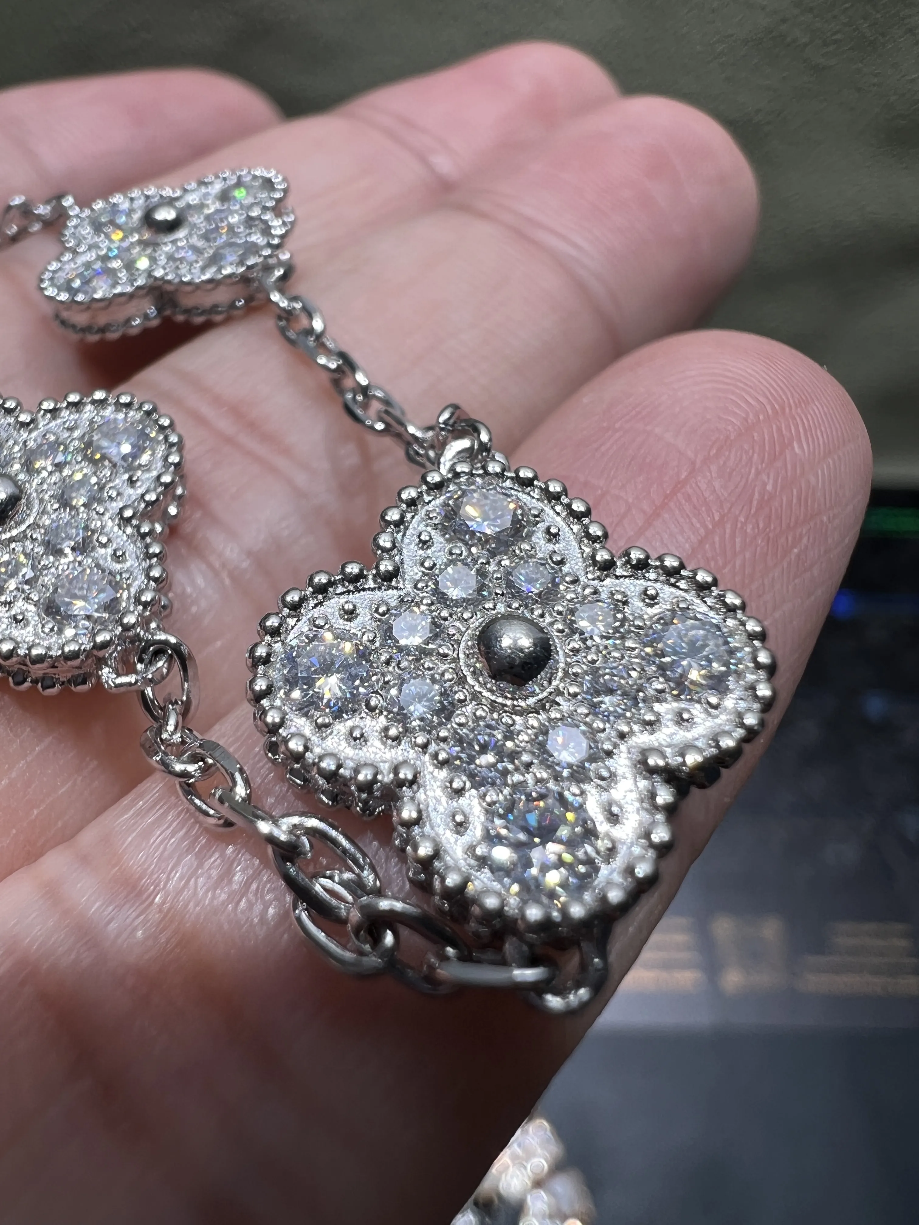 0075 No Diamond Van Cleef & Arpels Vintage Alhambra Bracelet 5 Motifs D128319311 — view 16