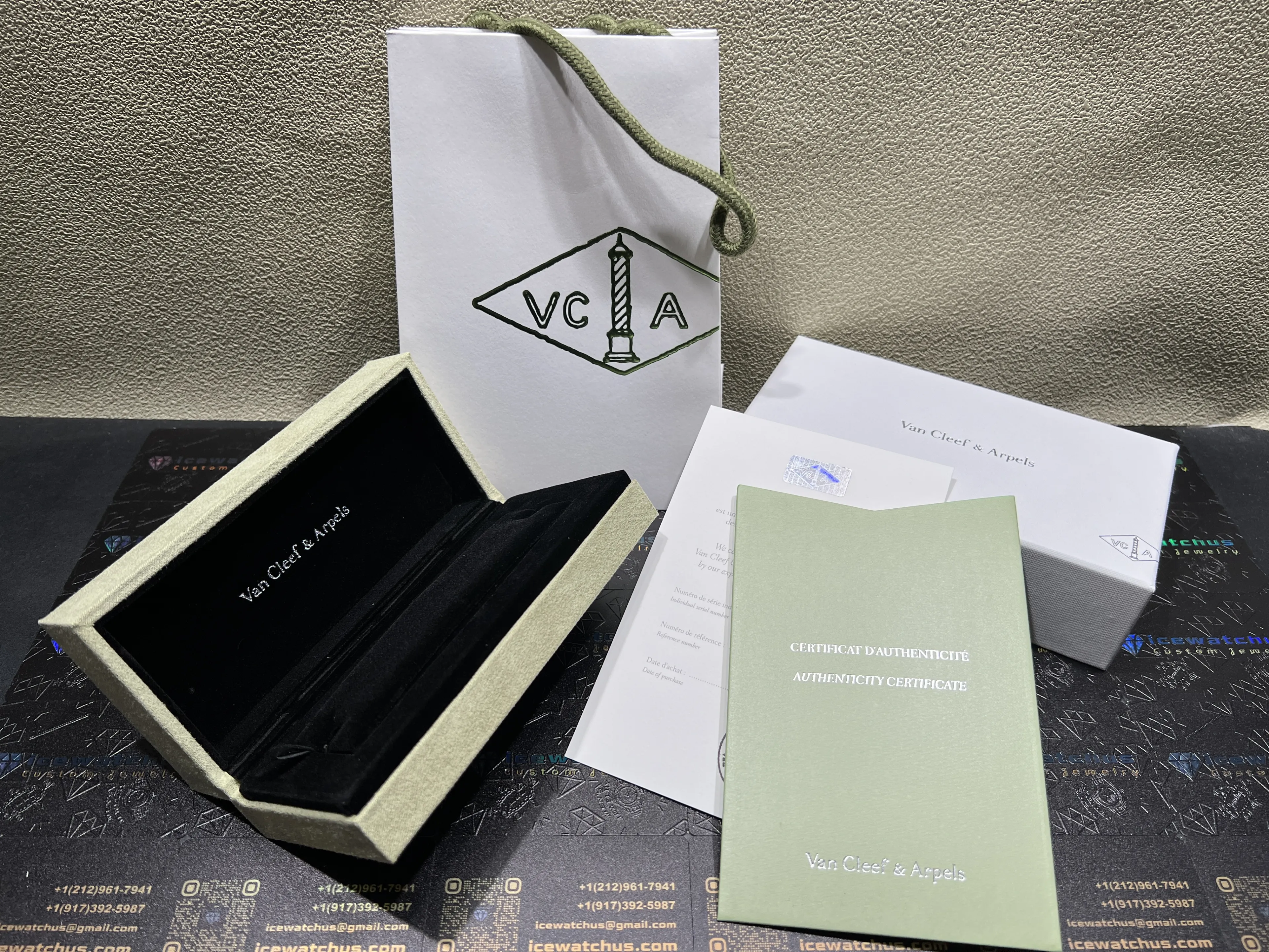 Van Cleef & Arpels Box D50619314