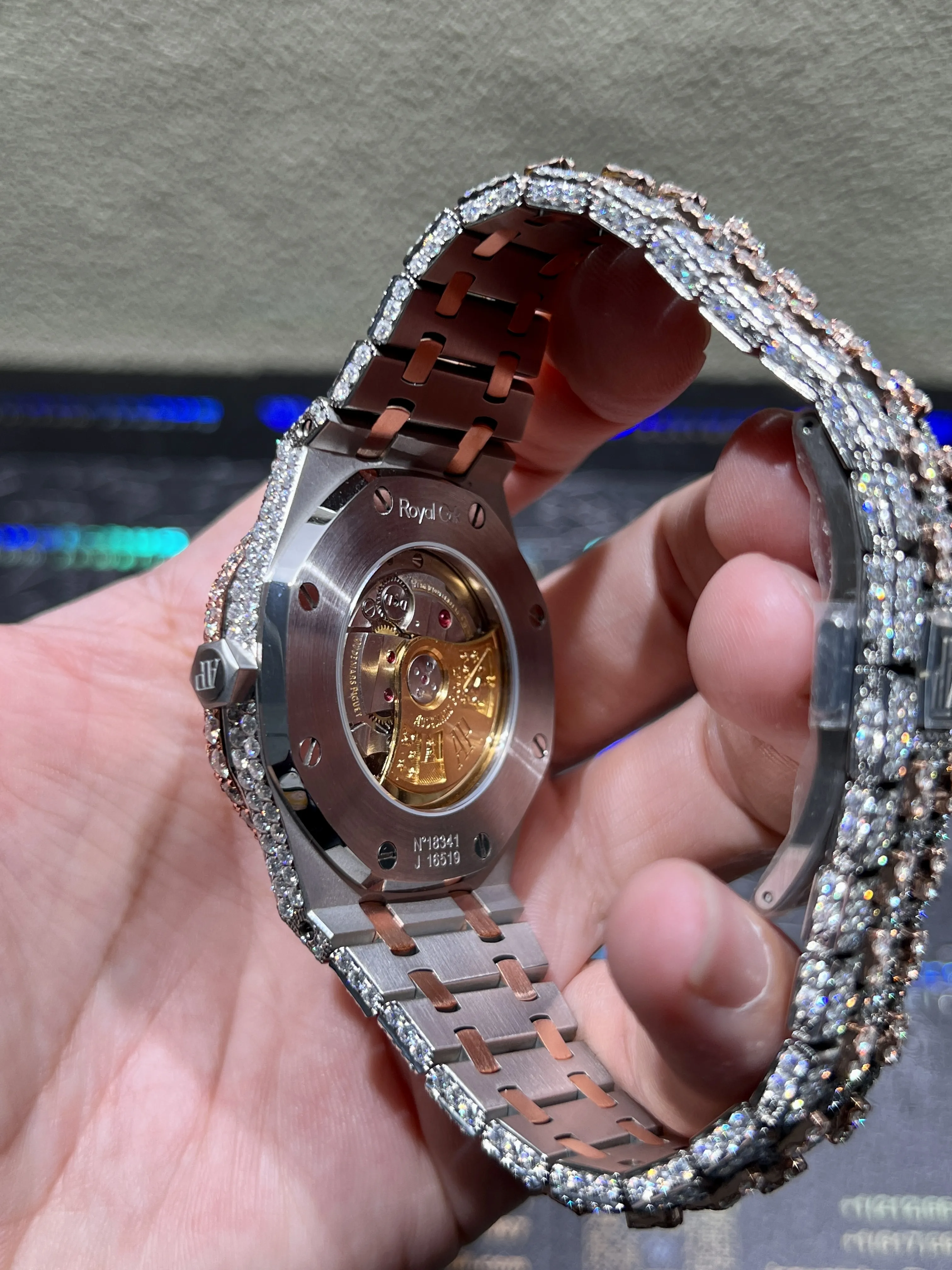 Royal Oak 15400 Full Pavé Icedout Watch D1147519317 — view 6