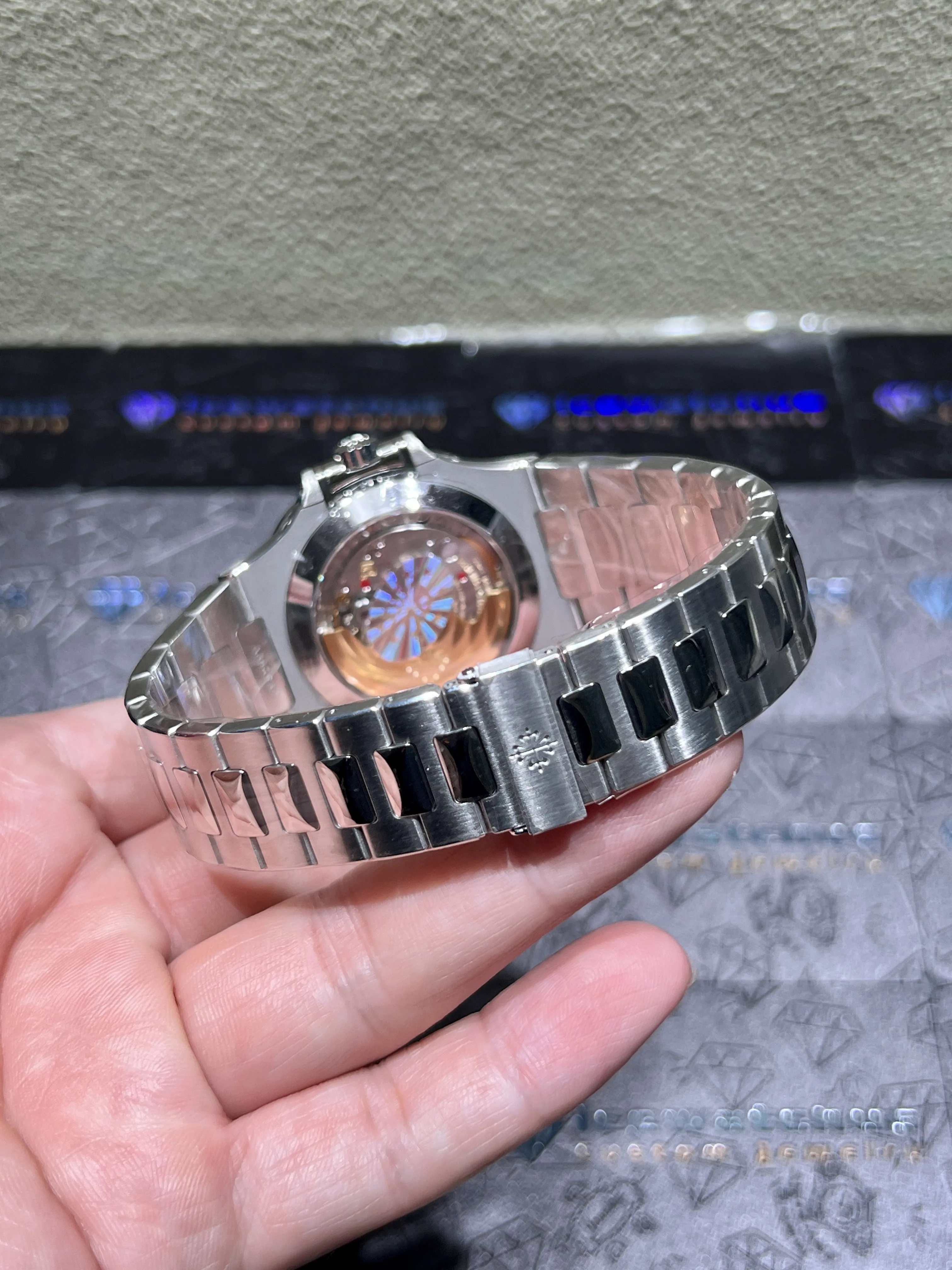 Nautilus 5726 Annual Calendar Watch D531919329 — view 8