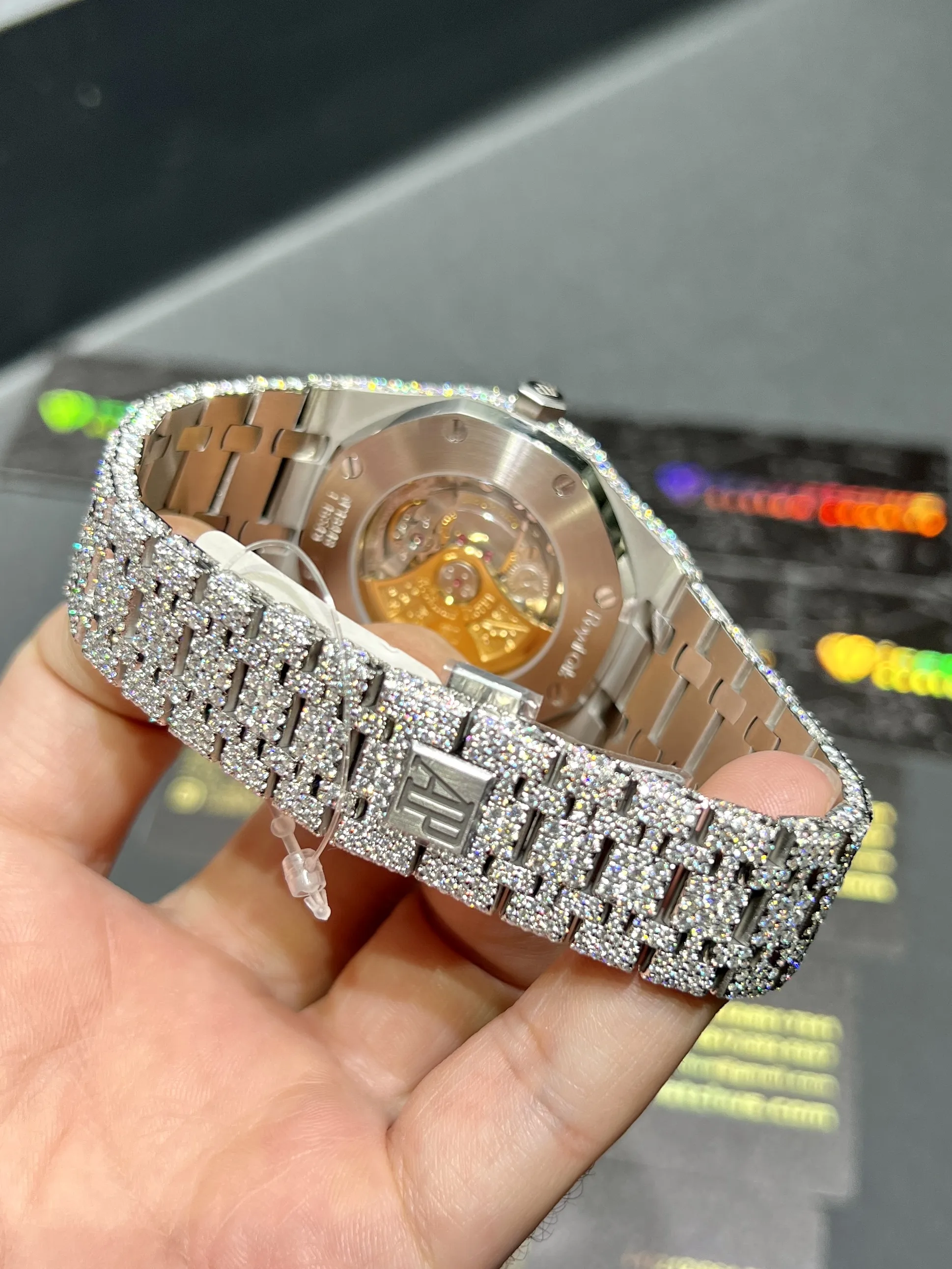 Royal Oak 15400 Full Pavé Icedout Watch D1215019318 — view 7