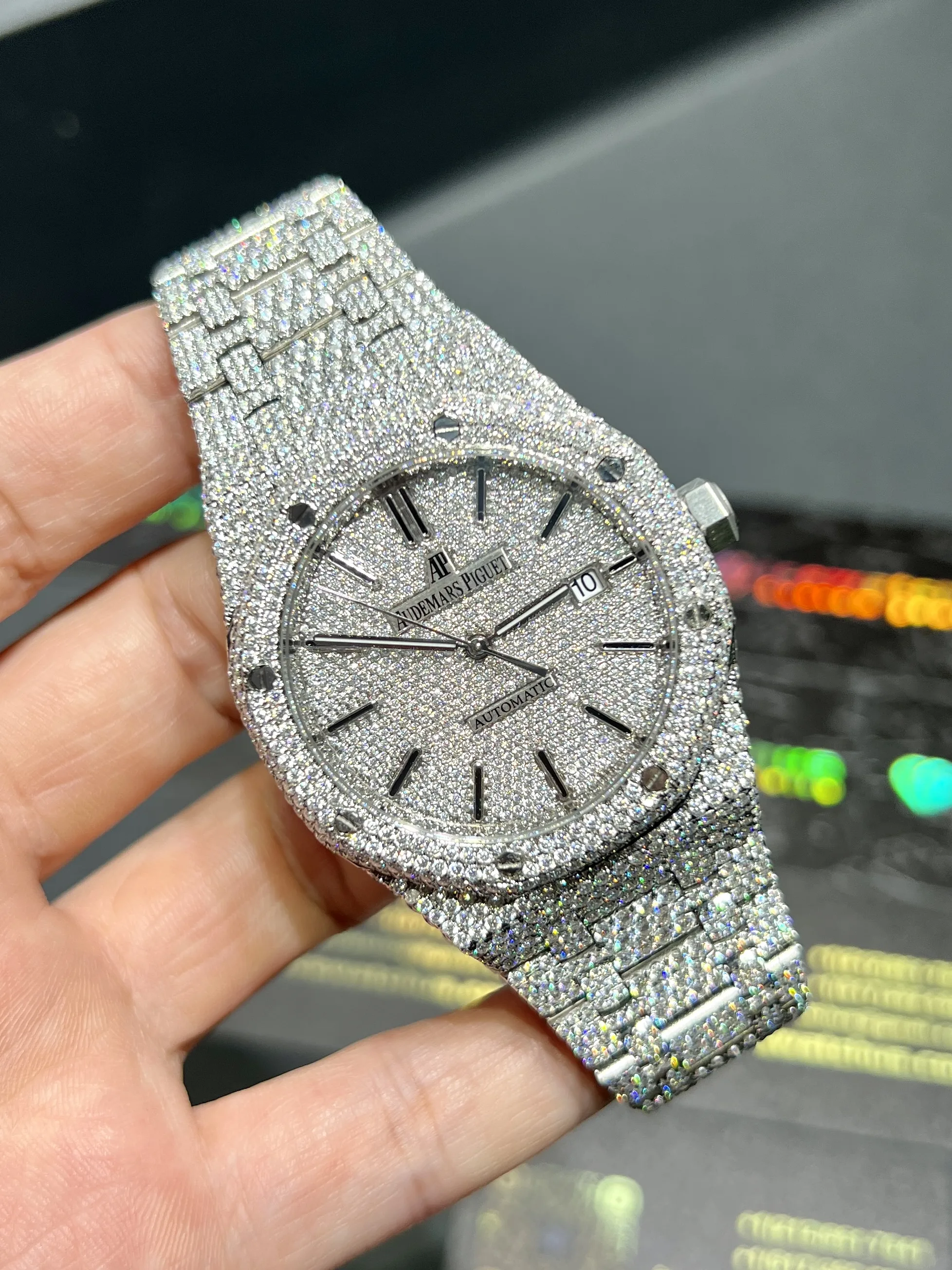 Royal Oak 15400 Full Pavé Icedout Watch D1215019318 — view 2