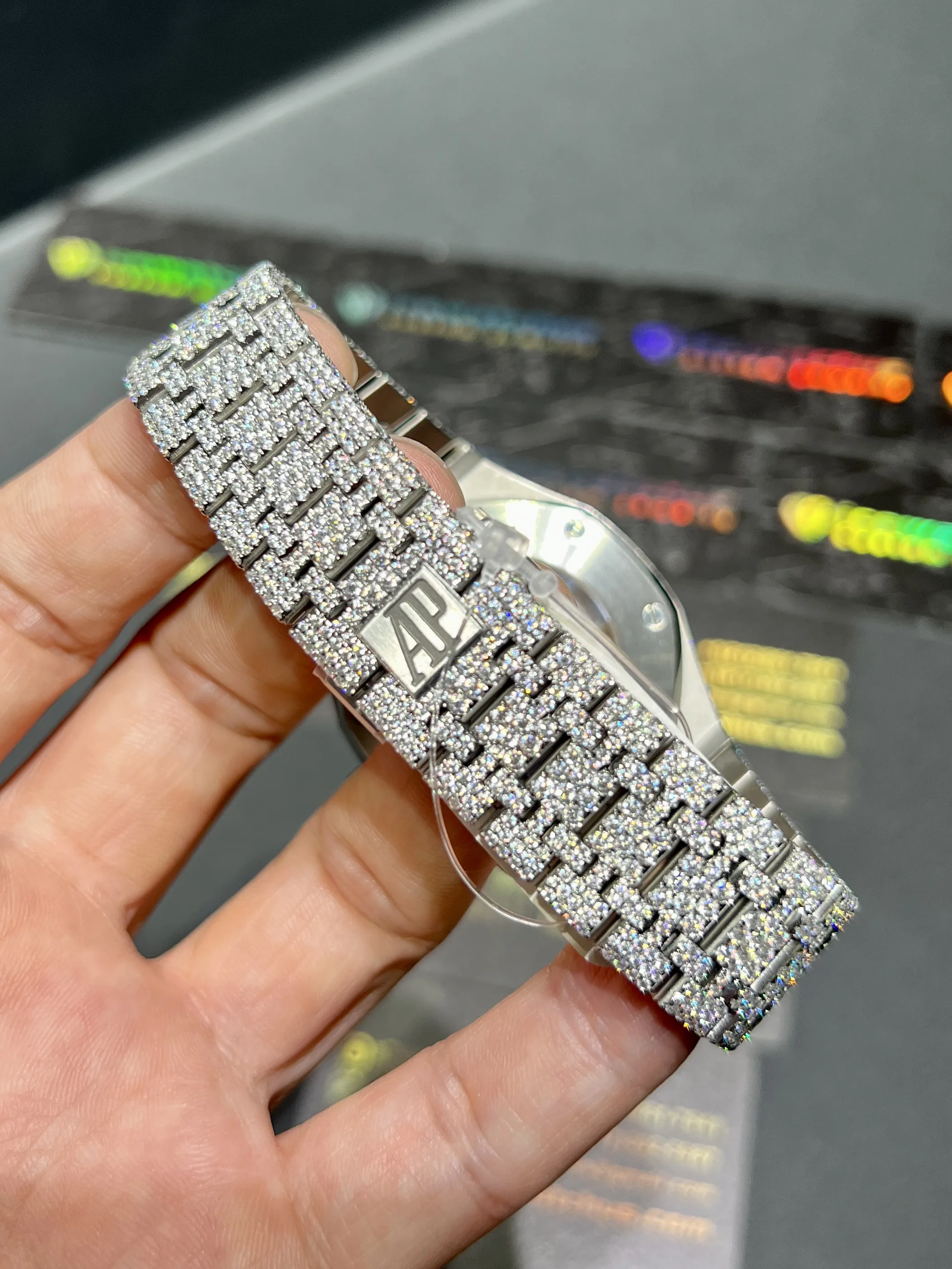 Royal Oak 15400 Full Pavé Icedout Watch D1215019318 — view 8