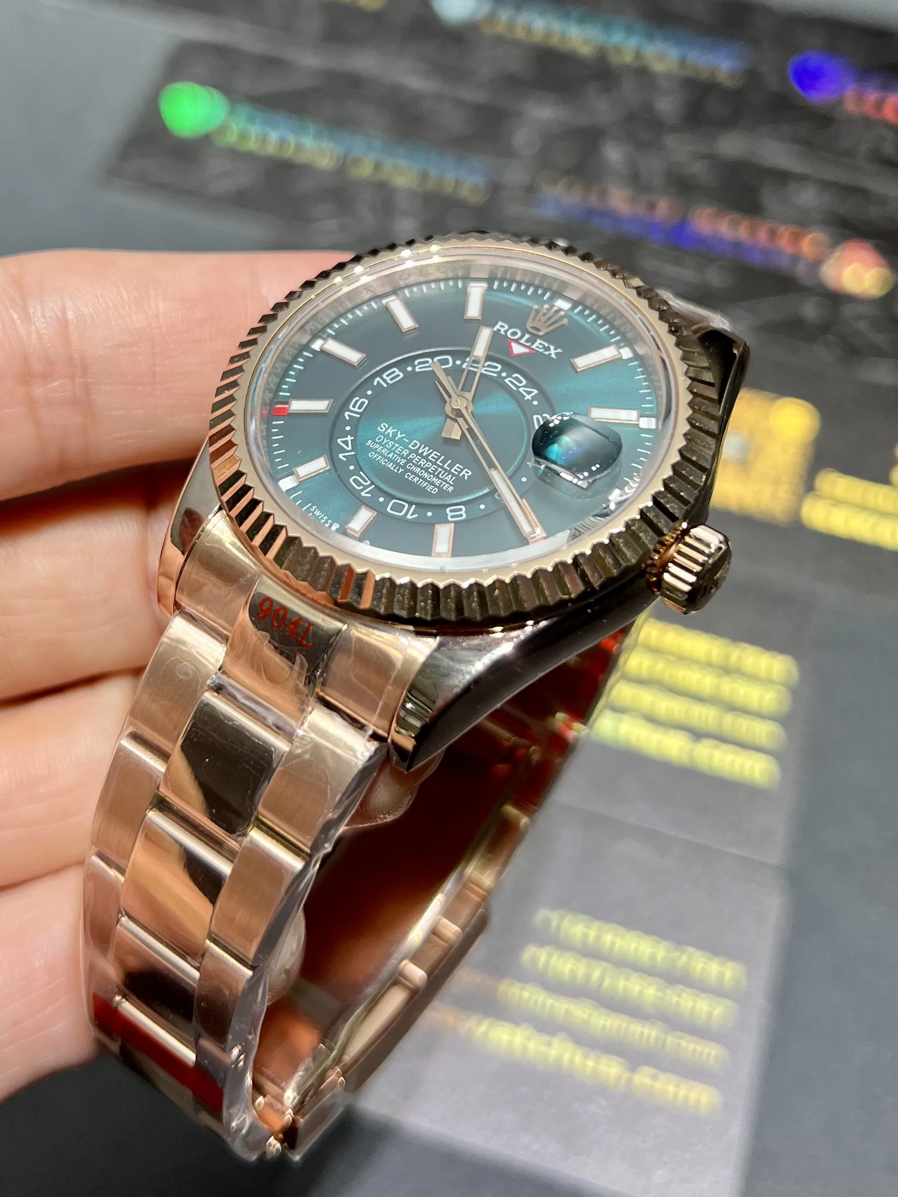 Sky-Dweller 42mm Rose Gold Watch with Green Dial D391519324 — view 4