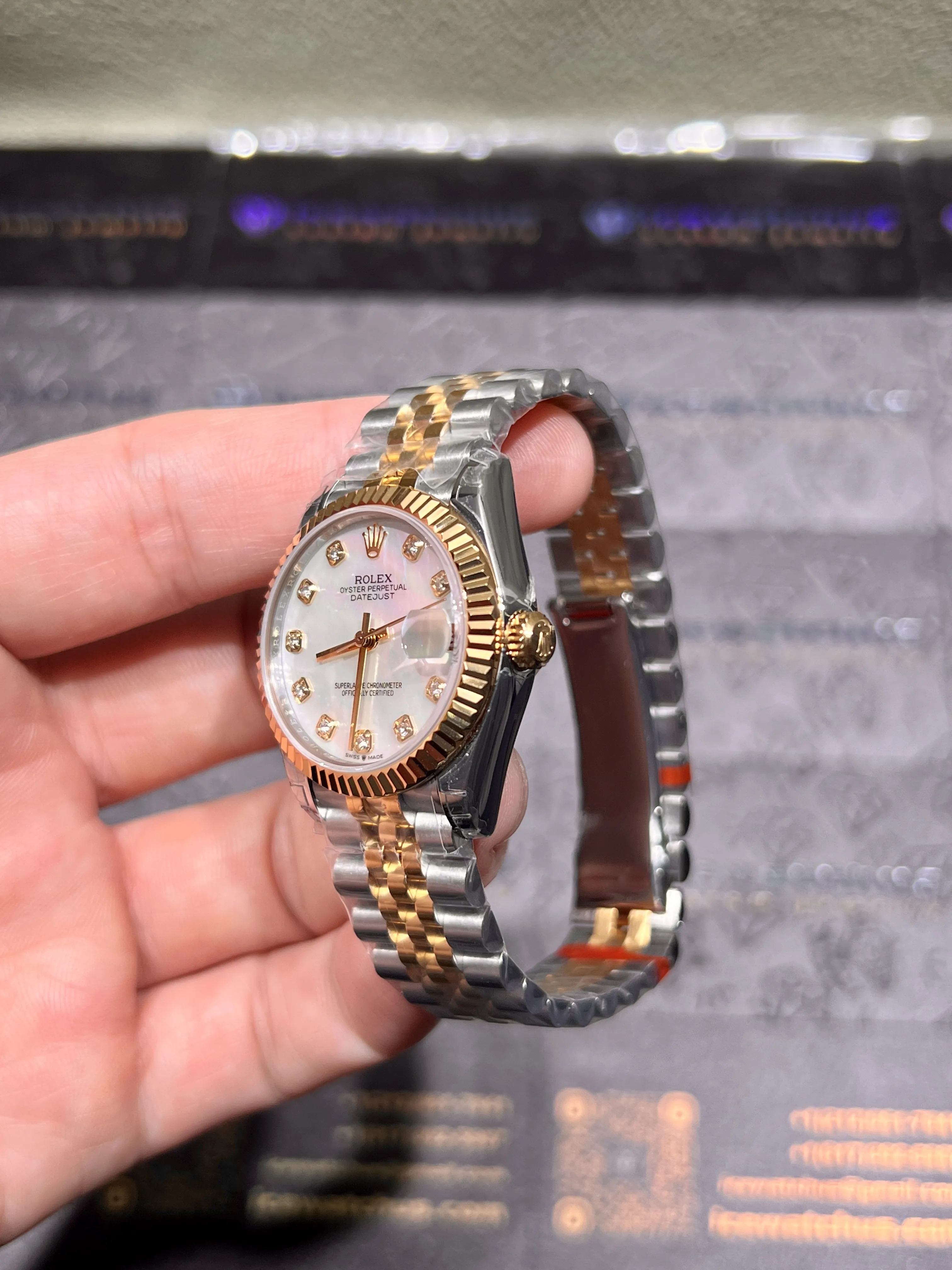 Datejust 31 Mother-of-Pearl Diamond Dial Watch D371319323 — view 4