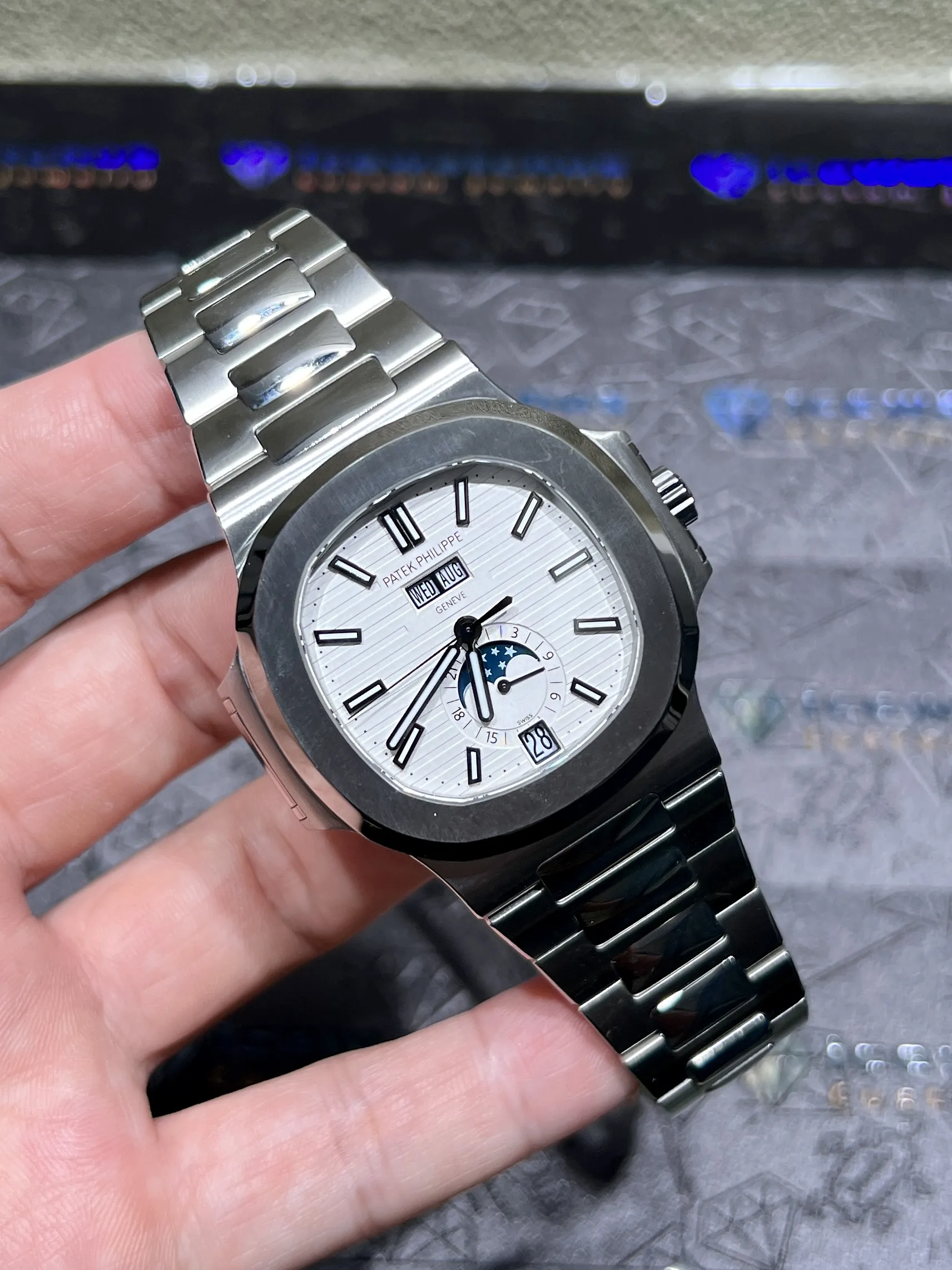 Nautilus 5726 Annual Calendar Stainless Steel Watch D531919328 — view 2