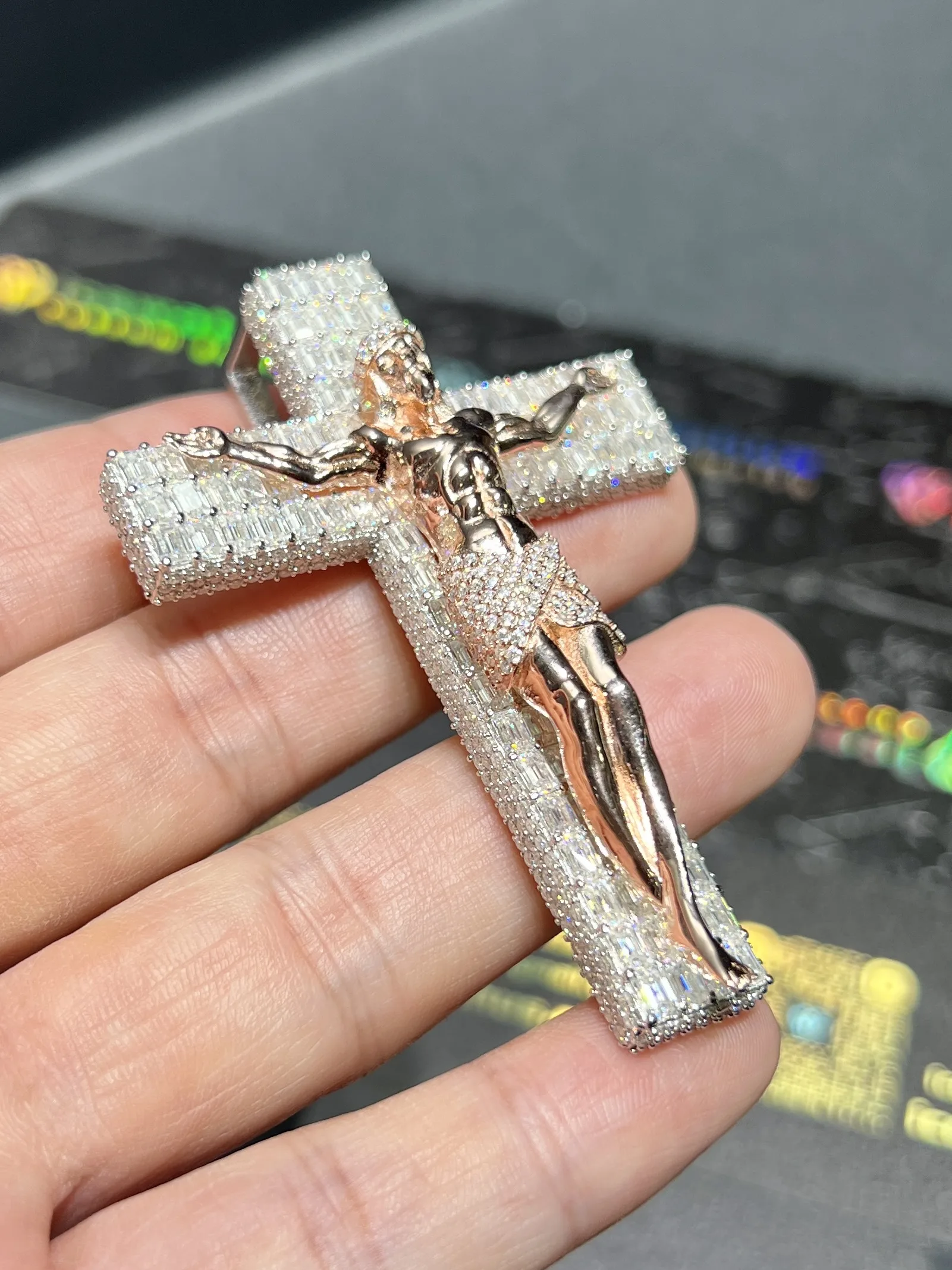 0093 Crucifixion of Jesus Cross Pendant 2 tone RoseGold & White 925 silver with moissanite W-50mm,H-71mm D594019331 — view 2
