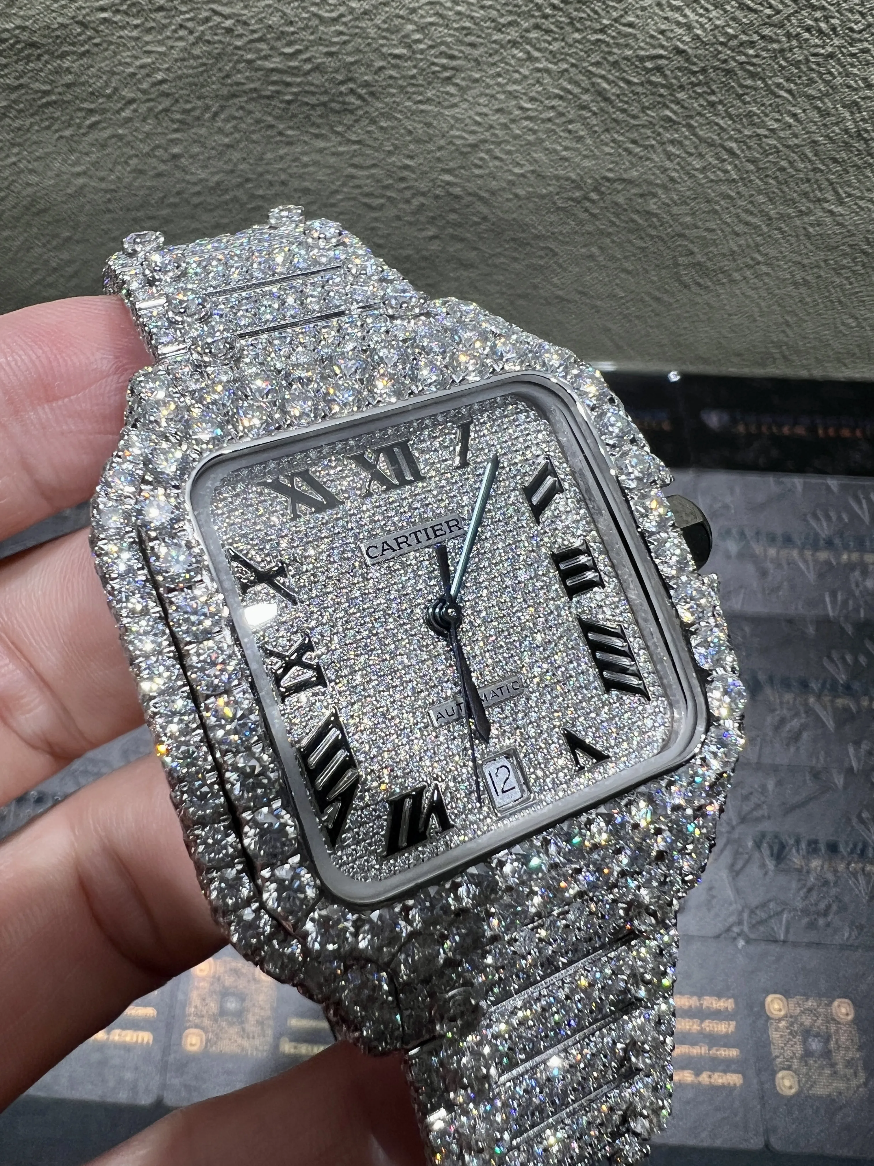 Santos de Cartier Icedout Pavé Watch D1147519348 — view 8