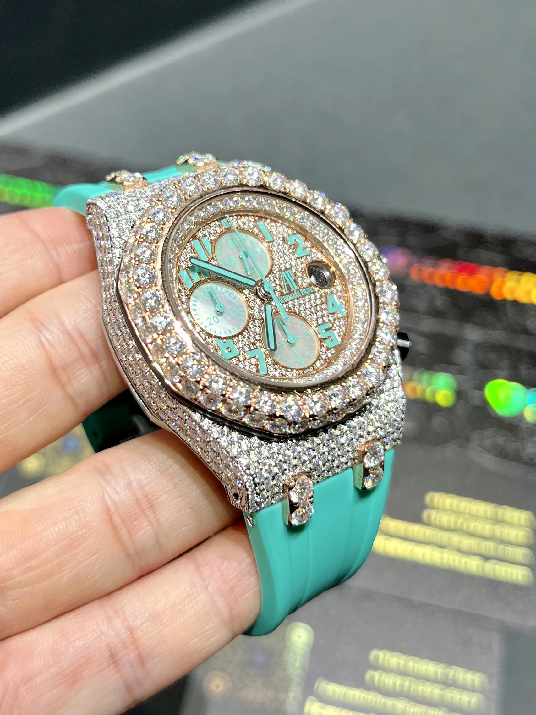 Royal Oak Offshore Pavé Dial Icedout Watch D877519344 — view 3
