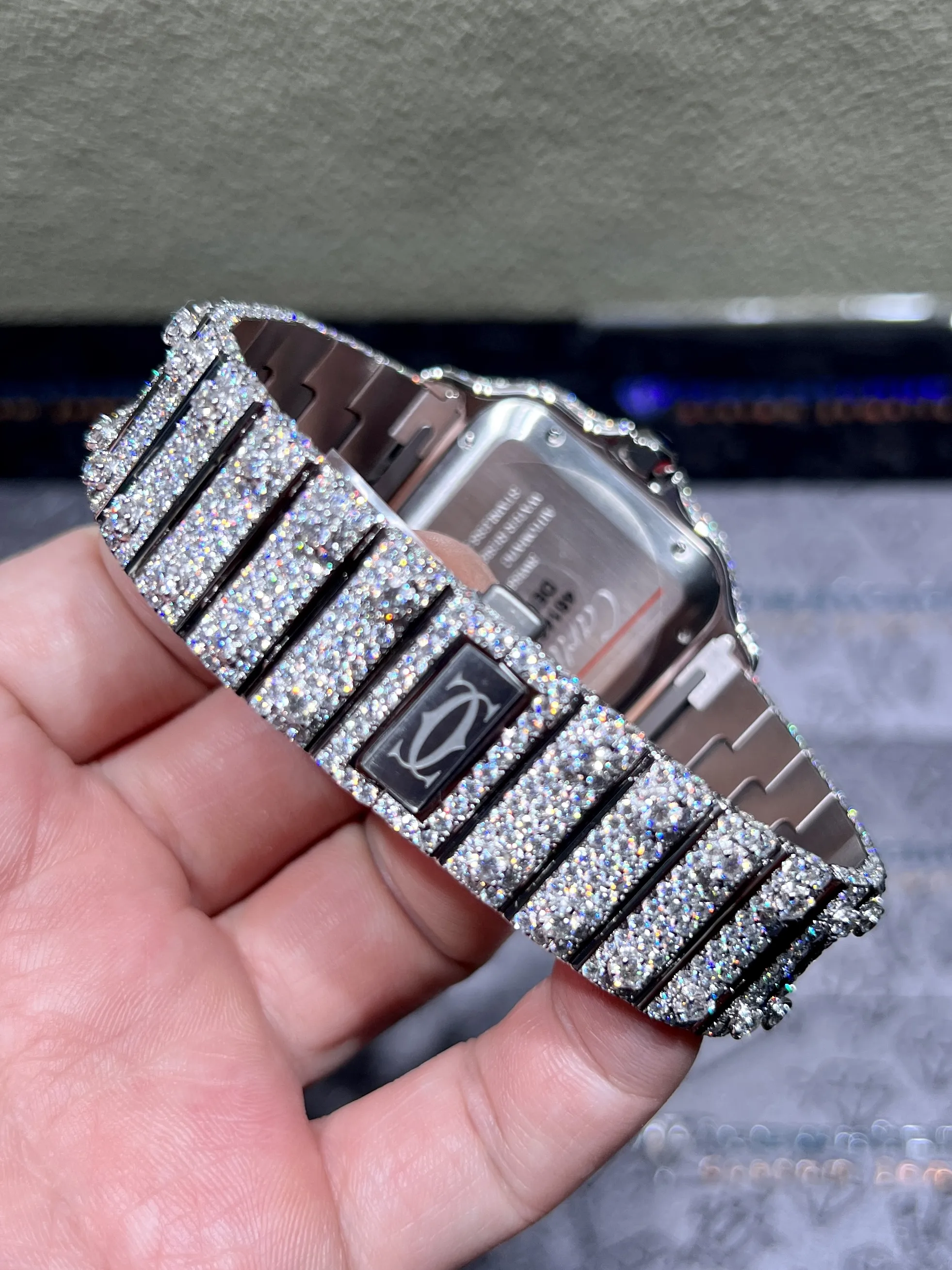Santos de Cartier Icedout Pavé Watch D1147519348 — view 7