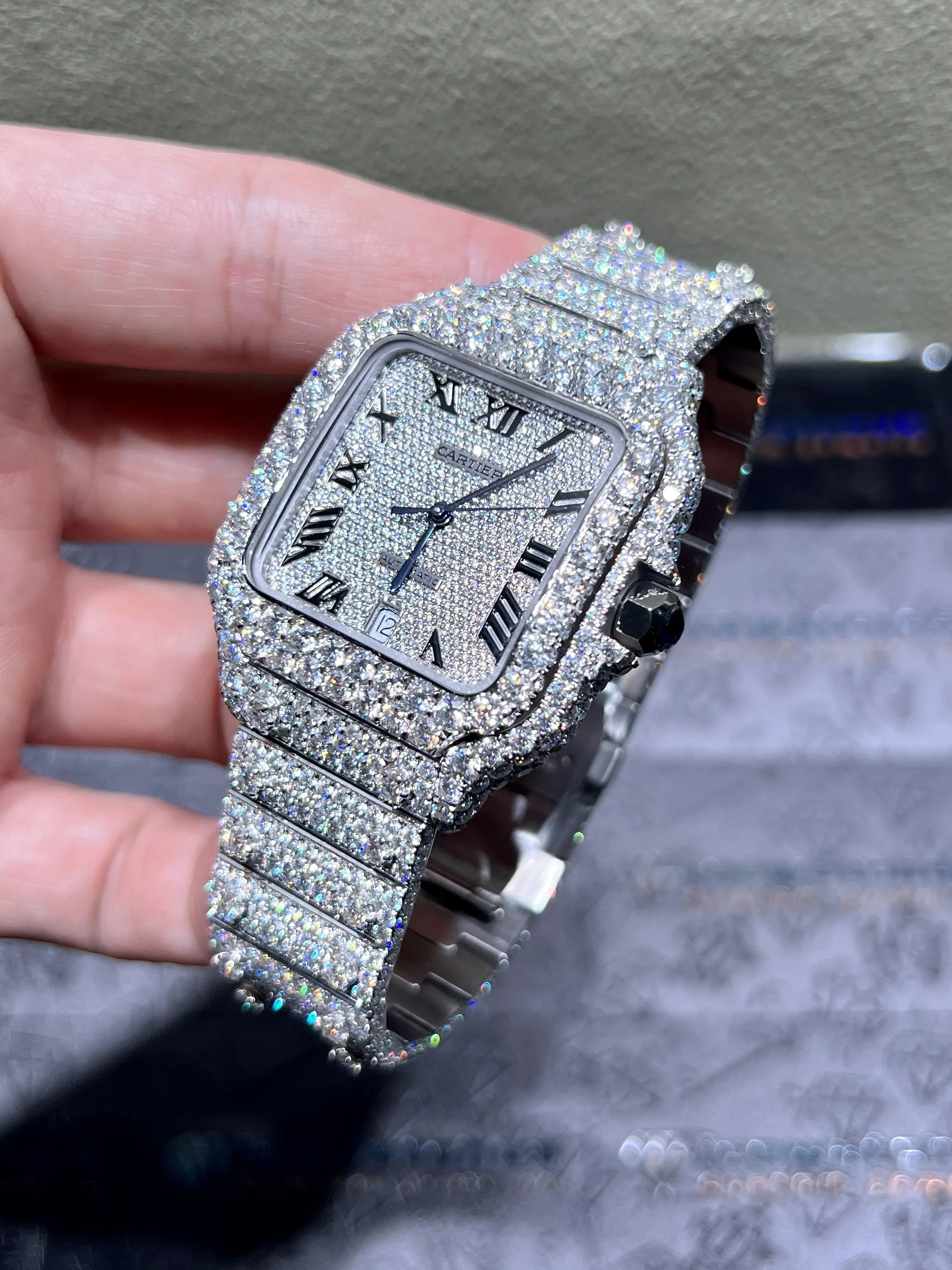 Santos de Cartier Icedout Pavé Watch D1147519348 — view 4