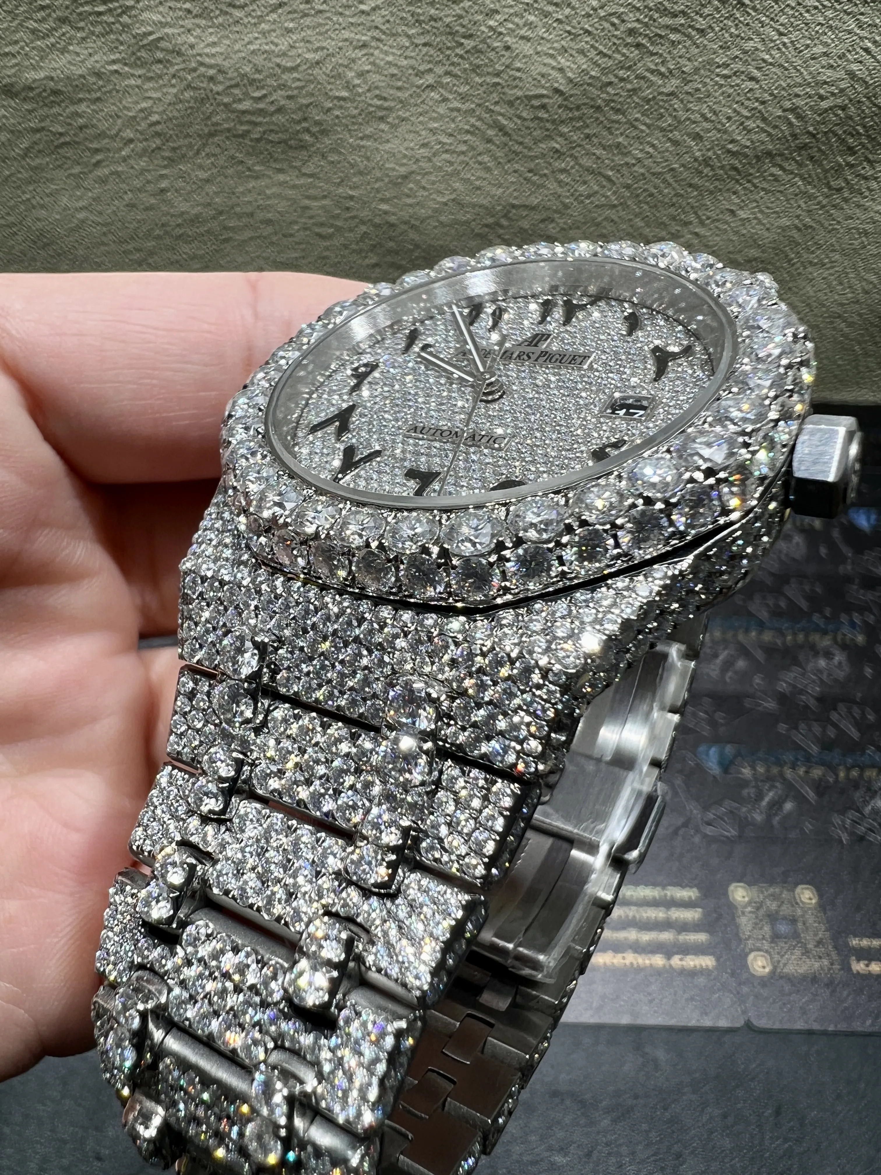 Royal Oak 15400 Icedout Watch with Arabic Dial D1147519352 — view 10