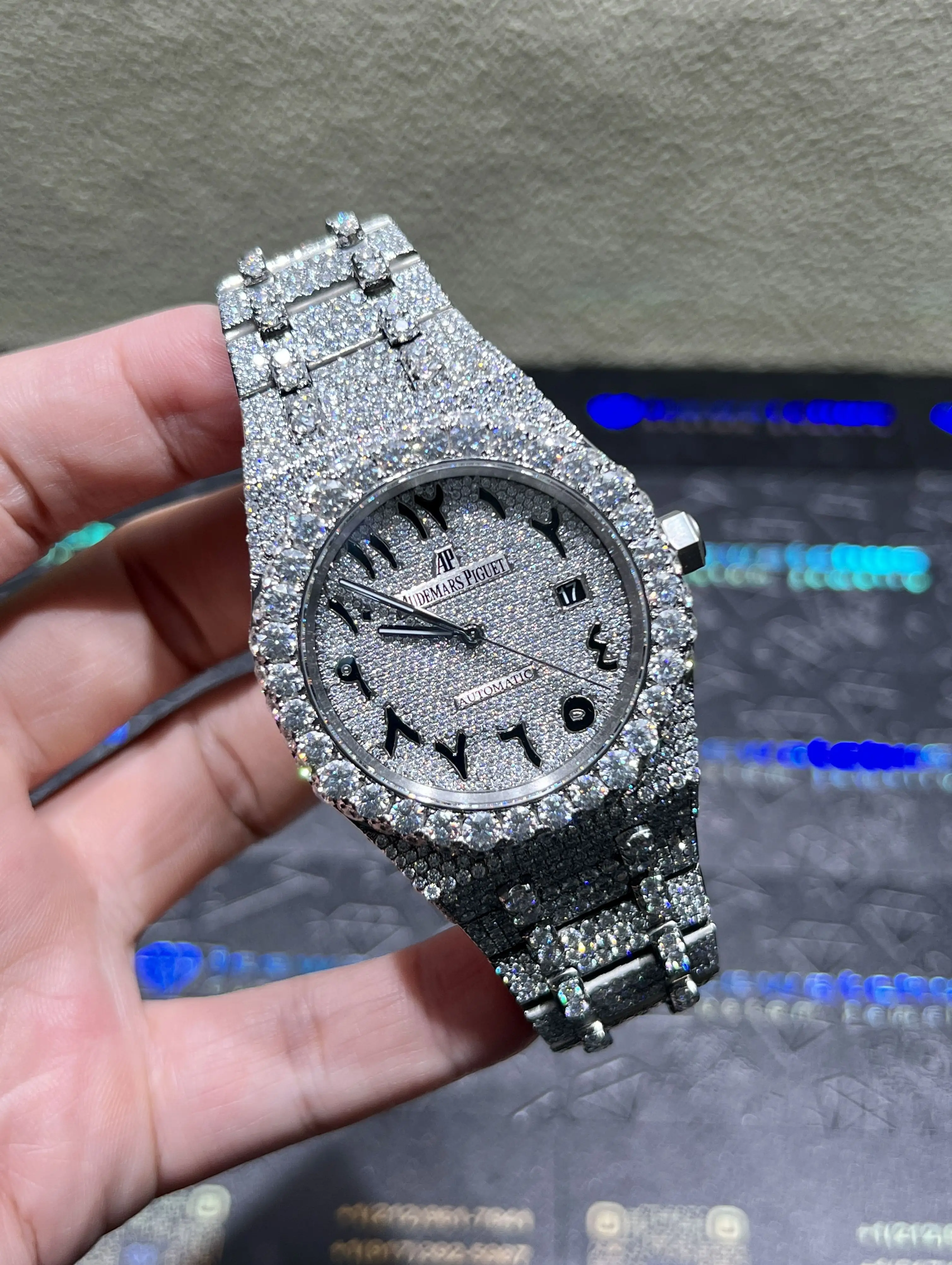 Royal Oak 15400 Icedout Watch with Arabic Dial D1147519352 — view 2