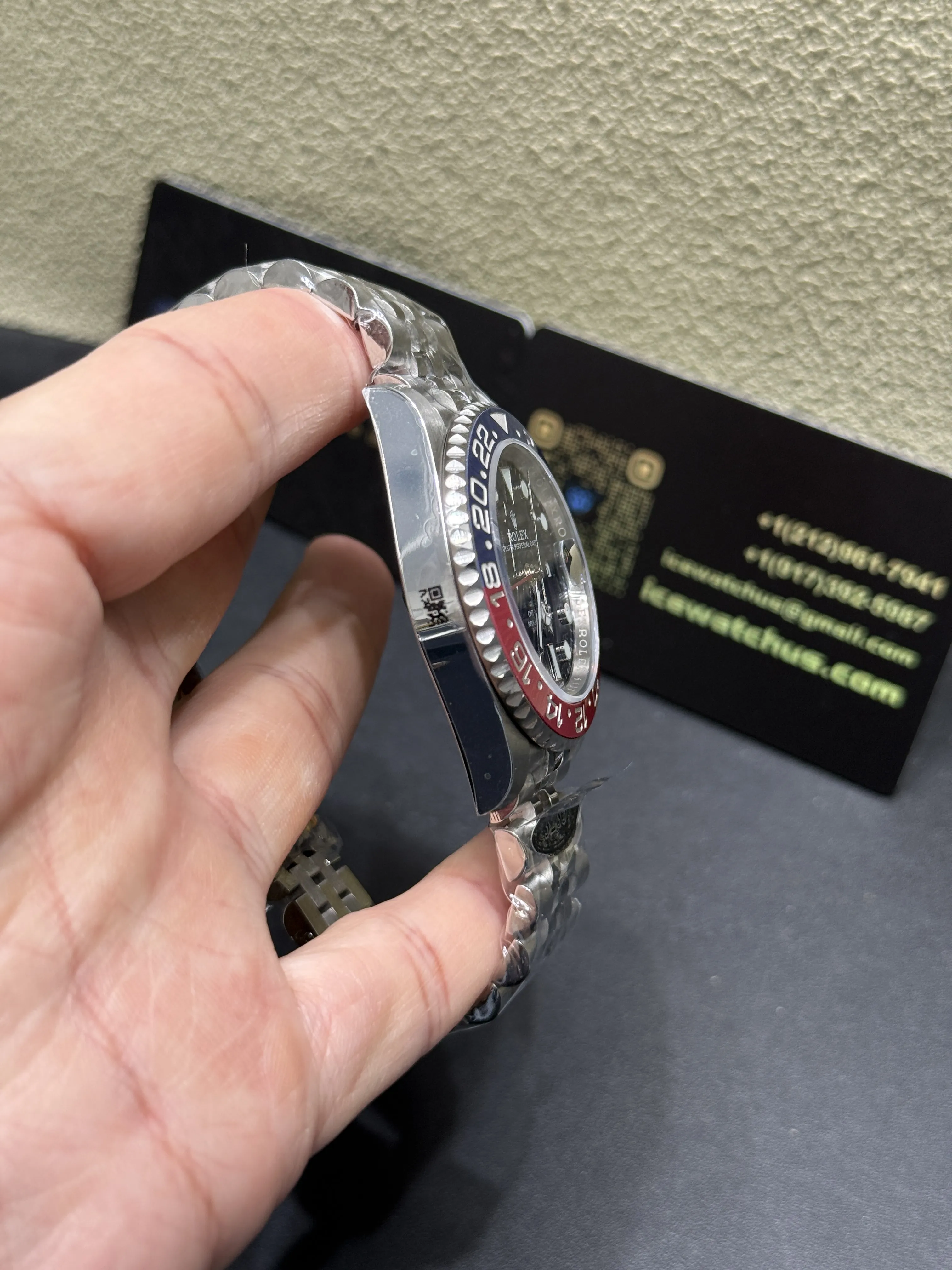 GMT-Master II 'Pepsi' Jubilee Bracelet Watch D417219382 — view 4