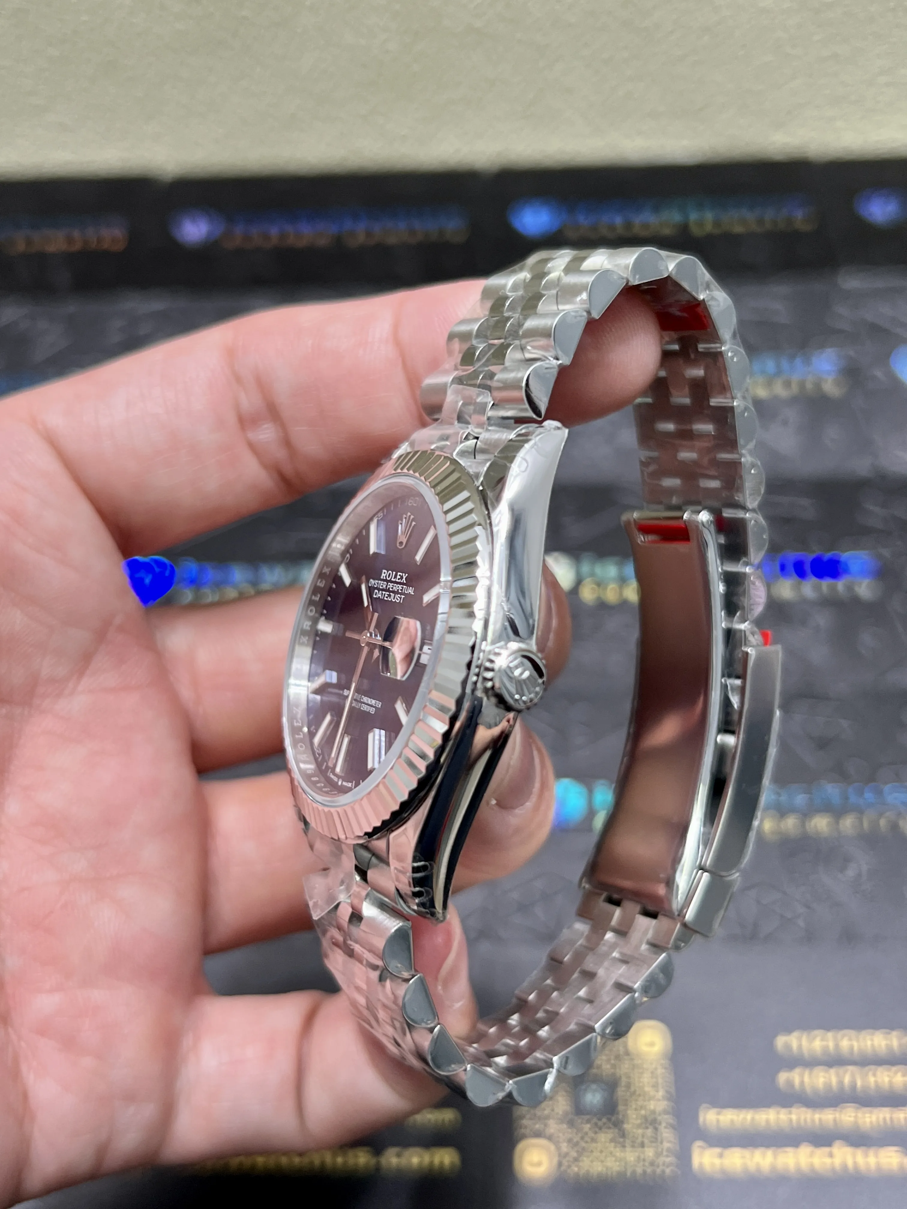 Datejust 41mm Automatic Watch with Fluted Bezel D398319364 — view 5