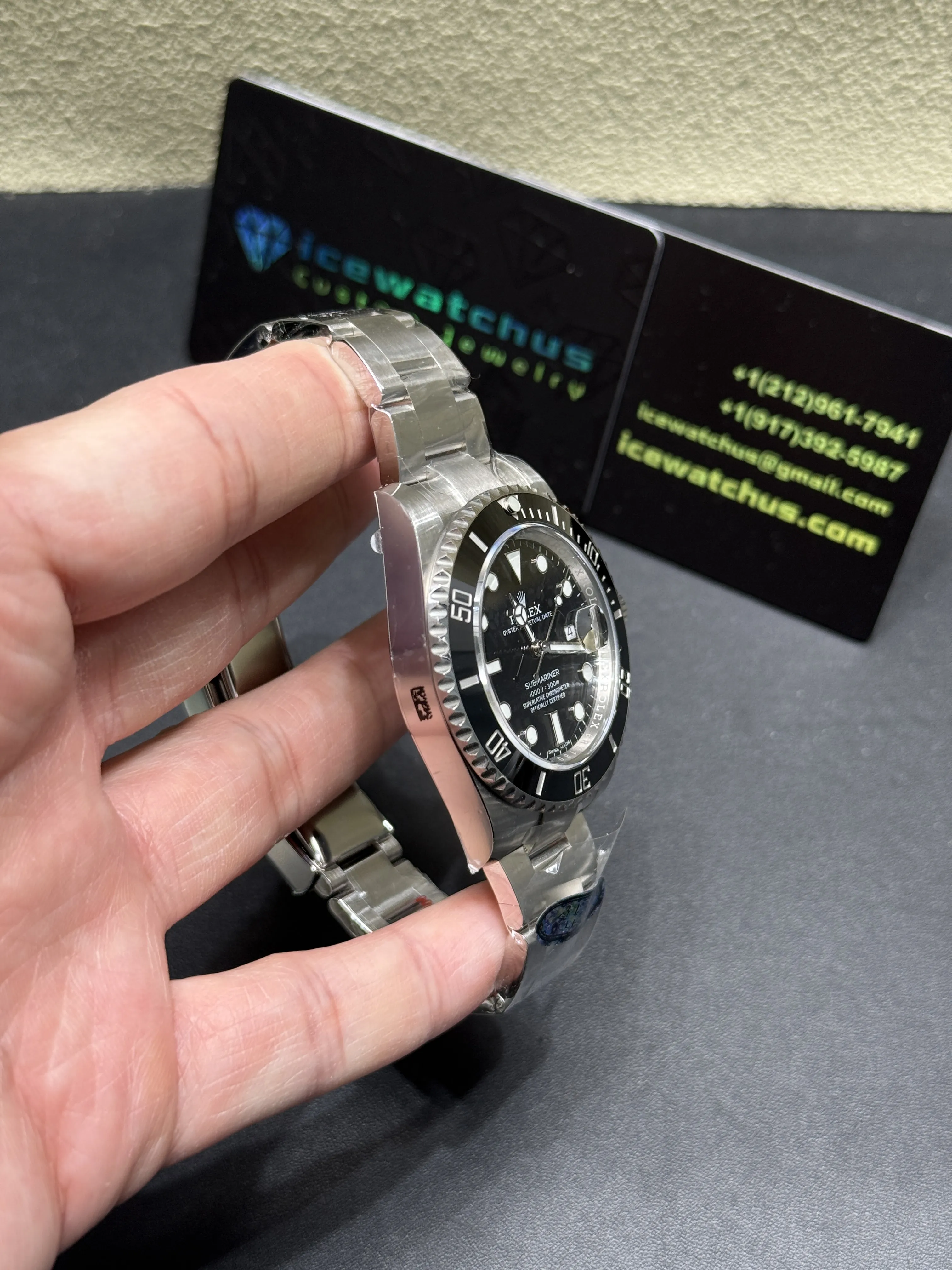 Submariner Date Oystersteel Watch D425319372 — view 4