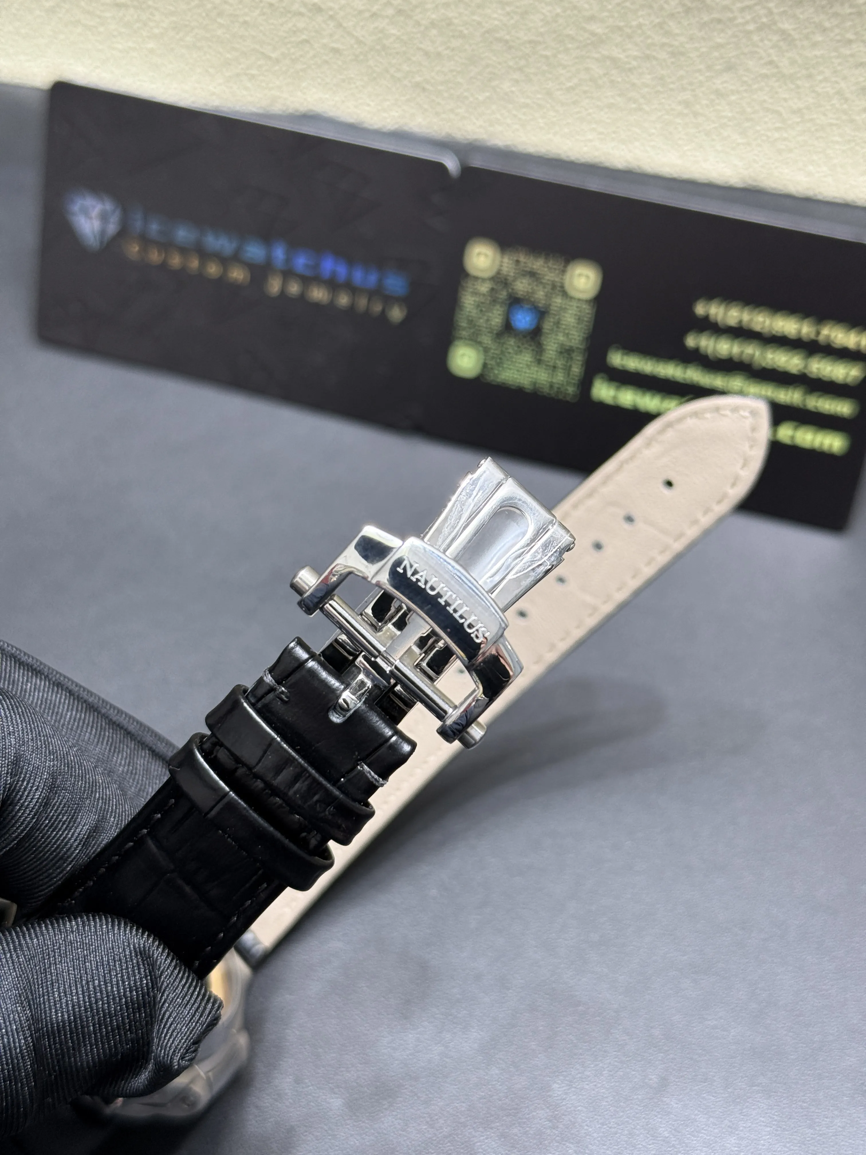 Nautilus Chronograph with Black Baguette Bezel D877519380 — view 7