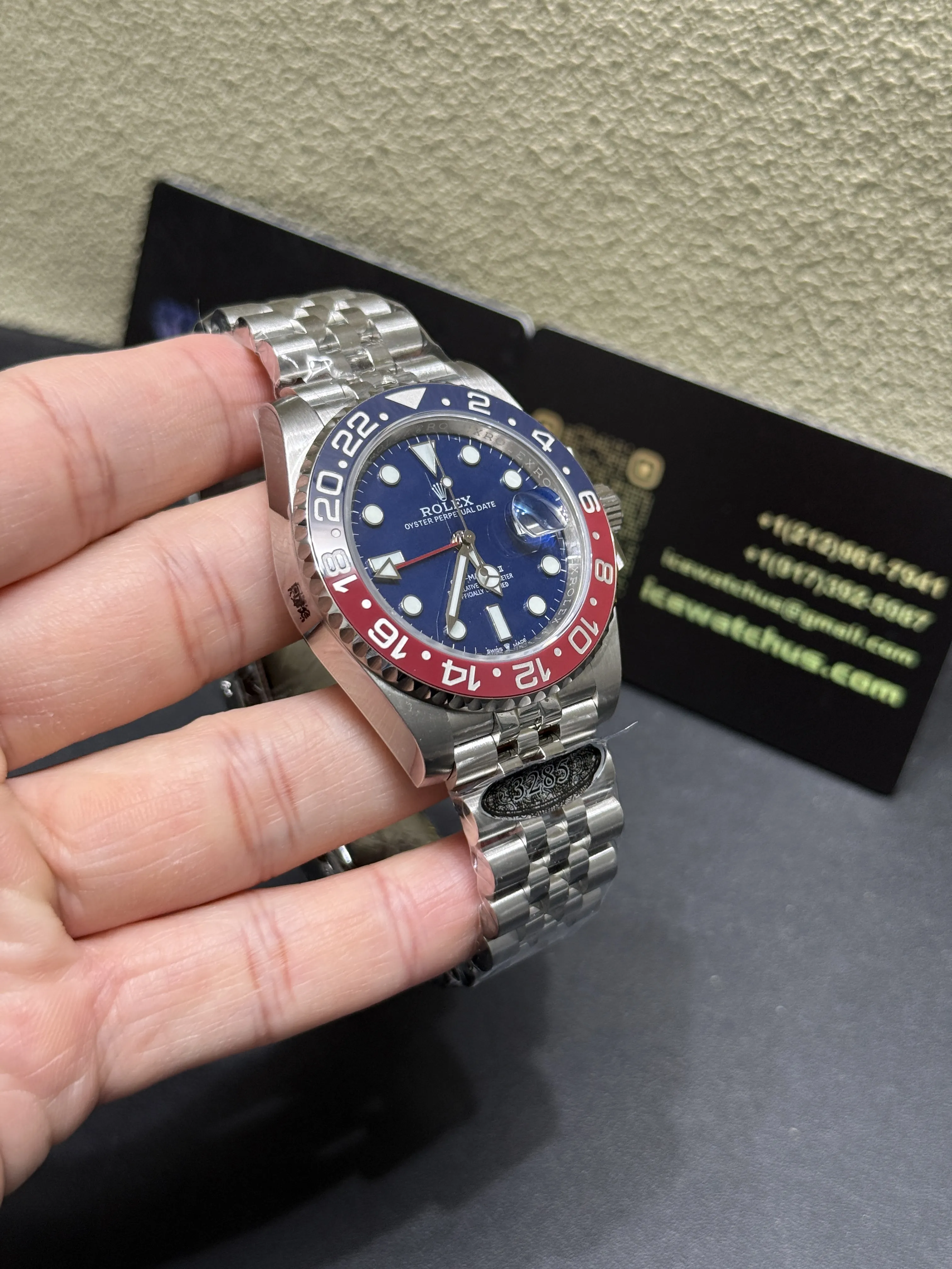 GMT-Master II 'Pepsi' Jubilee Bracelet Watch D417219382 — view 3
