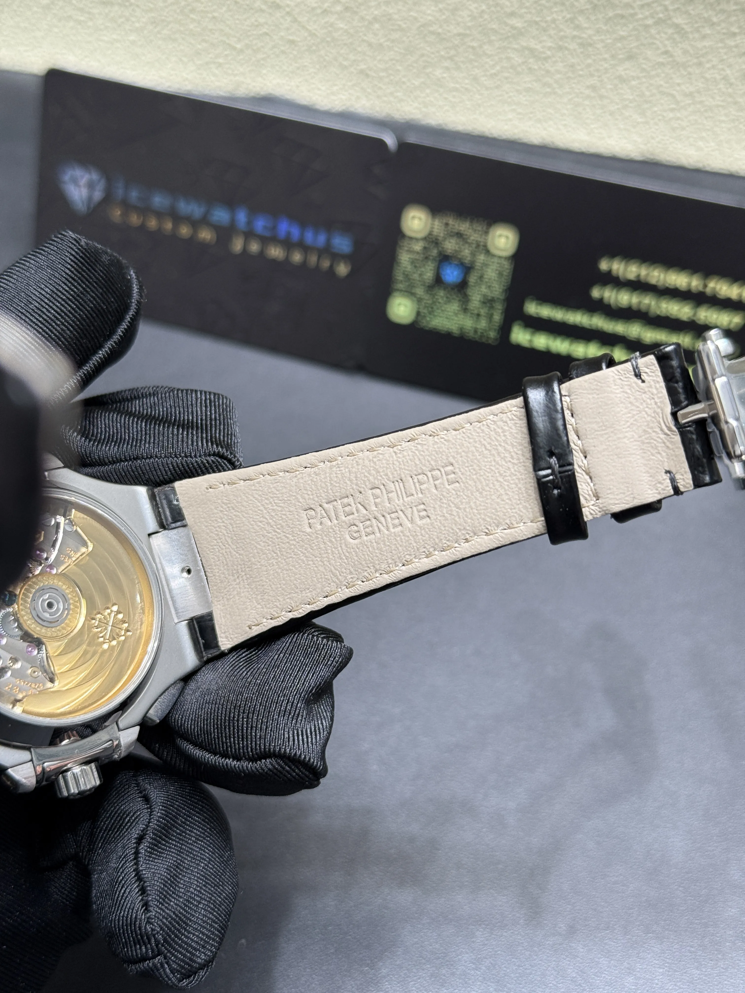 Nautilus Chronograph with Black Baguette Bezel D877519380 — view 9