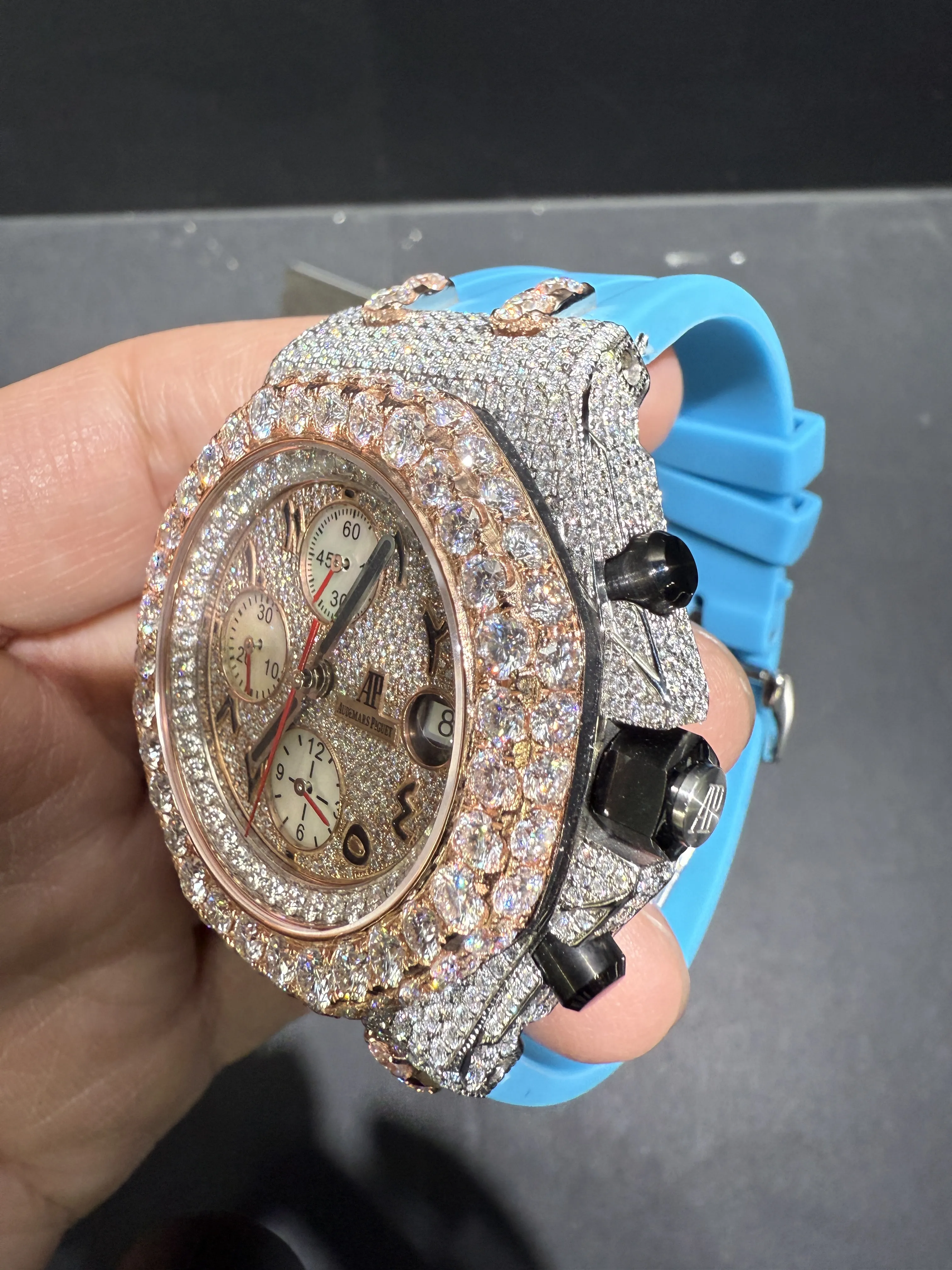 Royal Oak Offshore Icedout Chronograph Watch D877519367 — view 10
