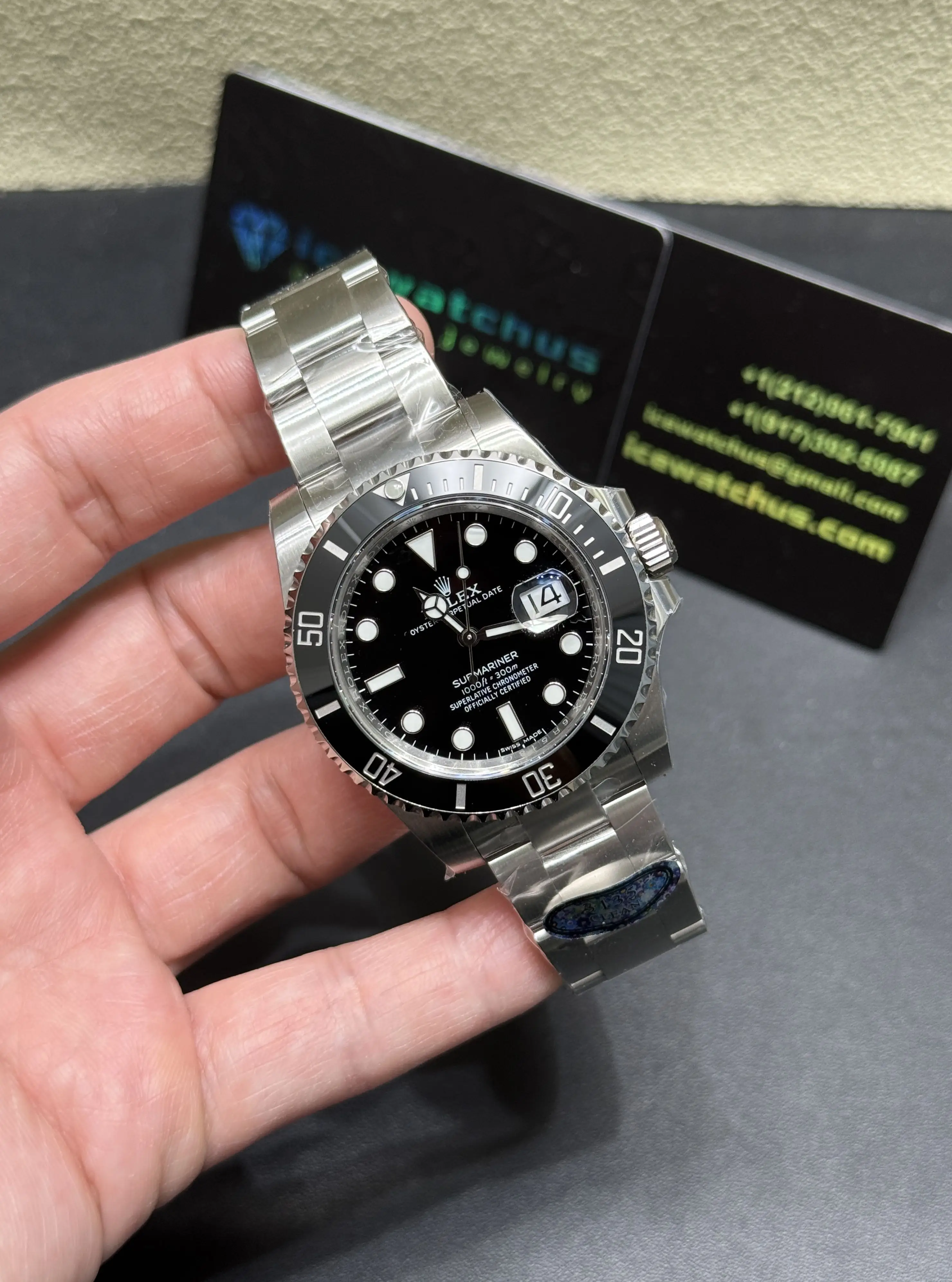 Submariner Date Oystersteel Watch D425319372 — view 2