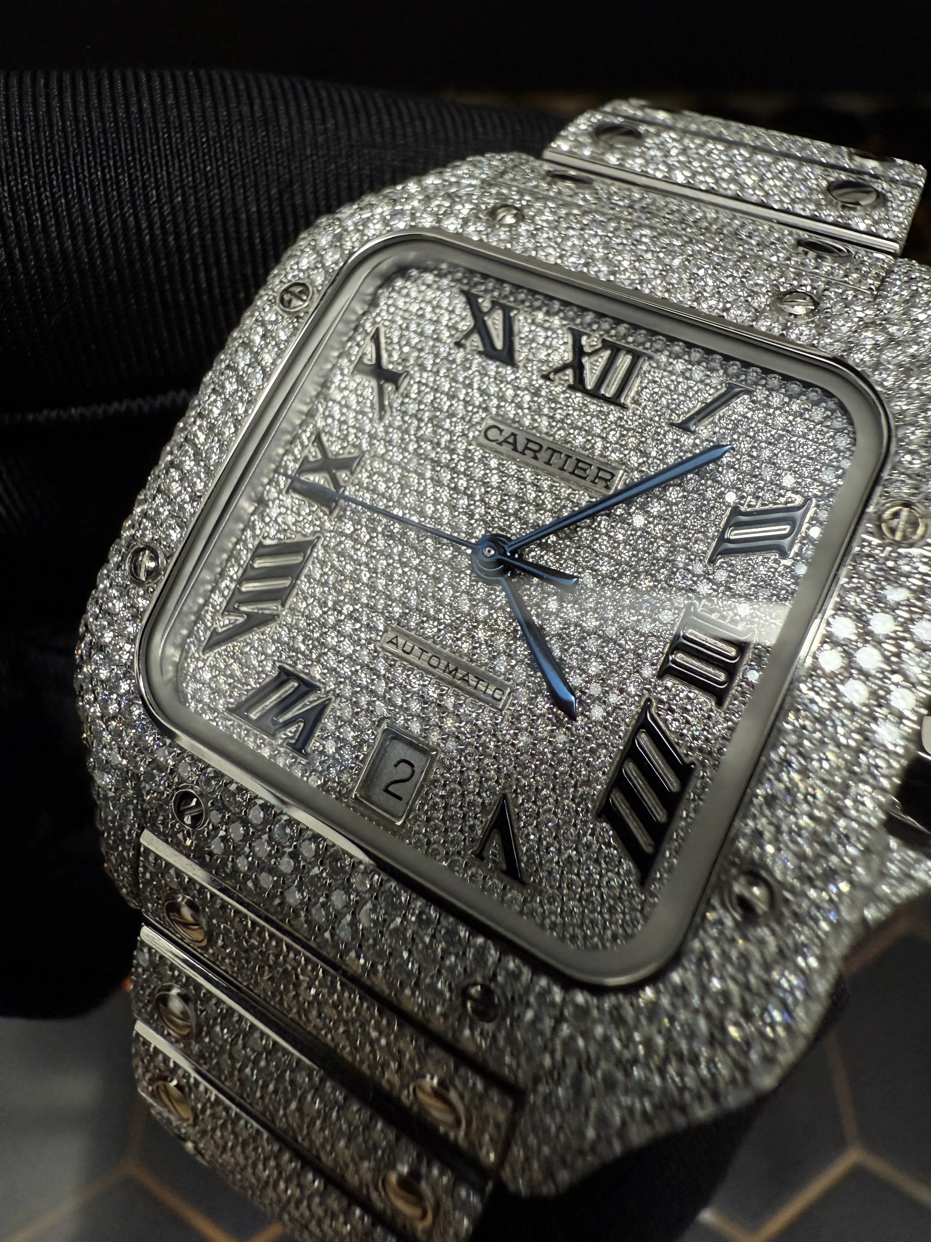 Santos de Cartier Icedout Pavé Watch 40mm D1147519395 — view 9