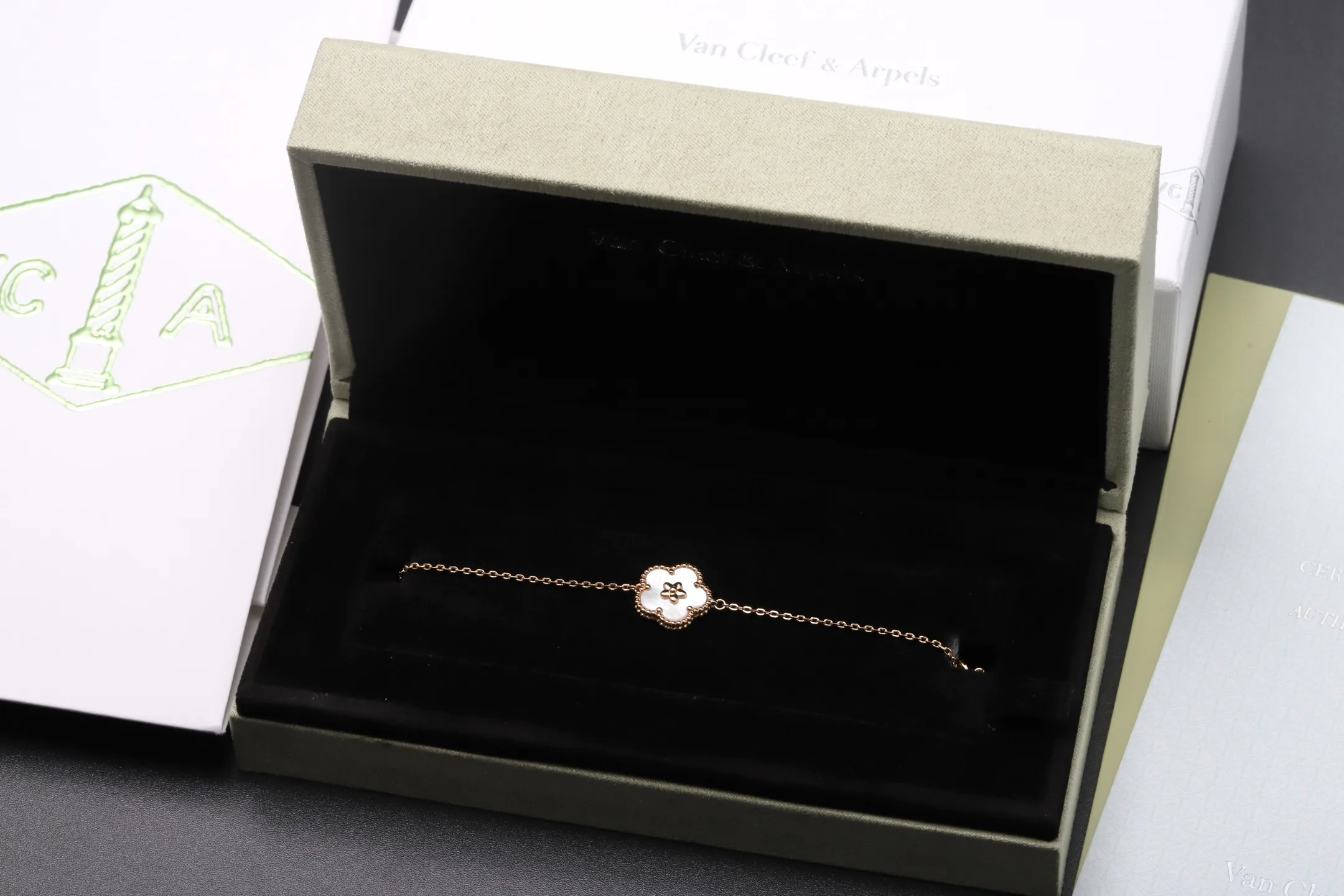 VCA Bracelet D47319399 — view 4