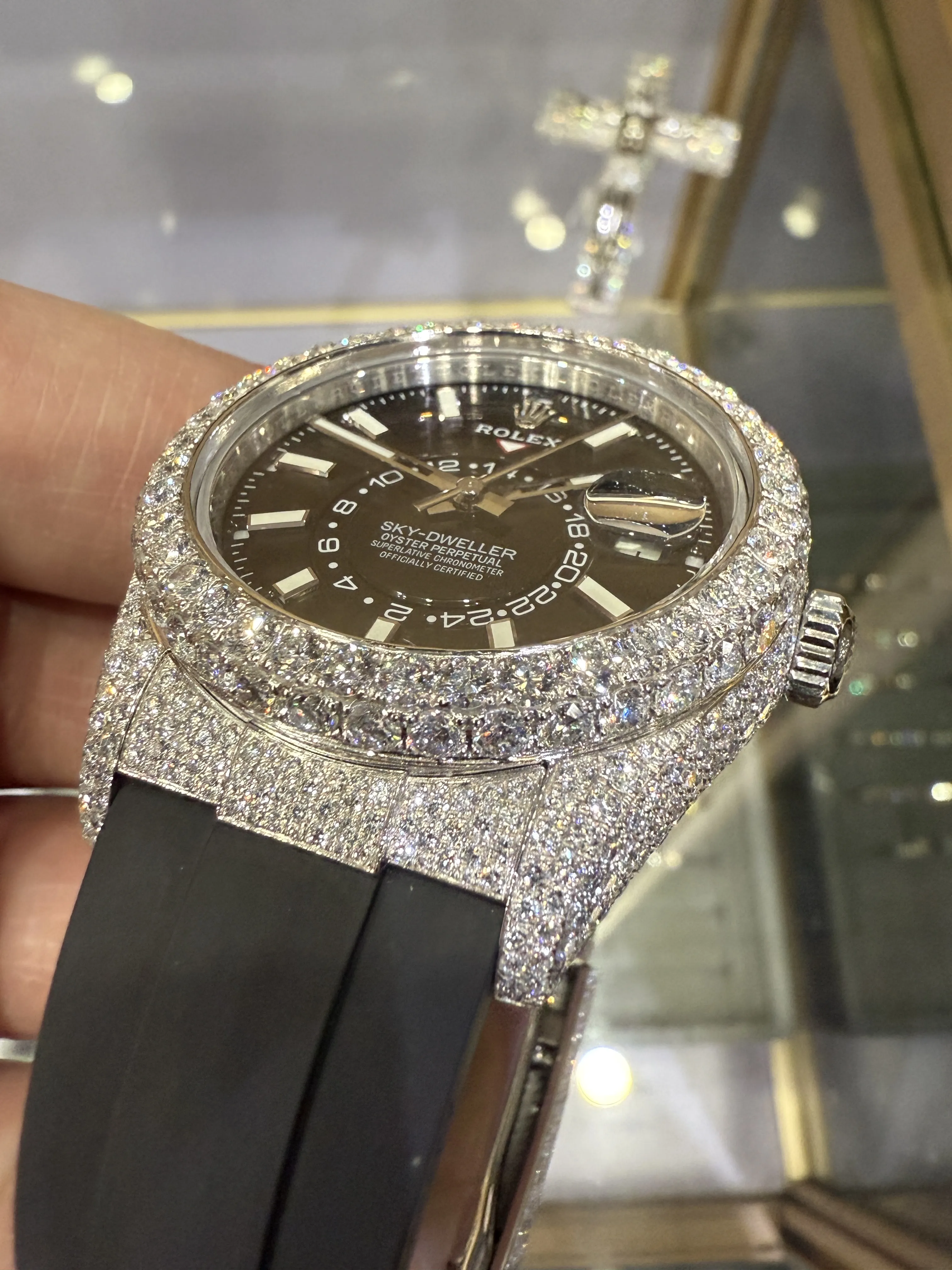 0167 VVS Lab-grown Diamond Rolex SkyDweller 42mm Rubber band D1687519401 — view 9