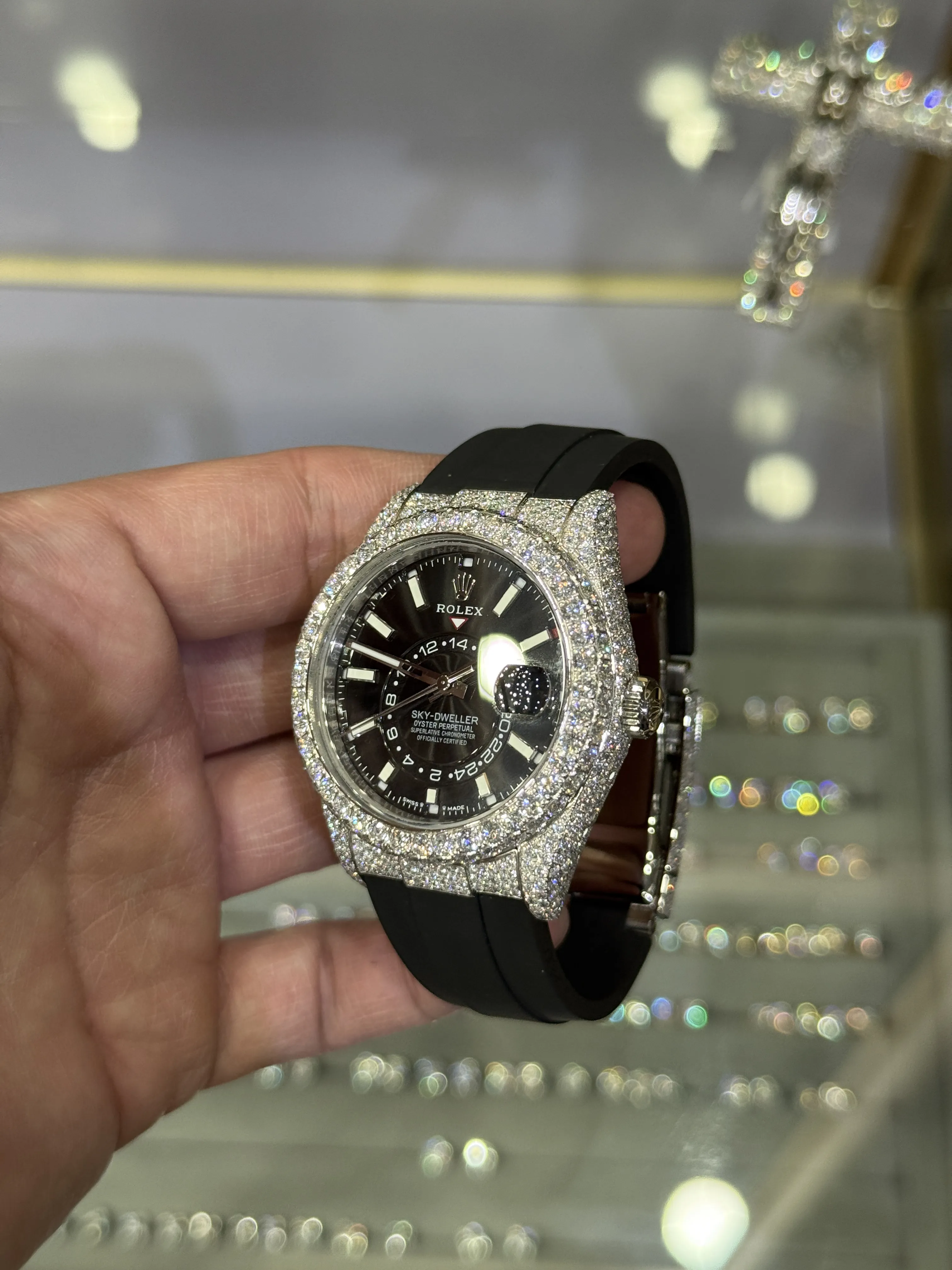 0167 VVS Lab-grown Diamond Rolex SkyDweller 42mm Rubber band D1687519401 — view 3