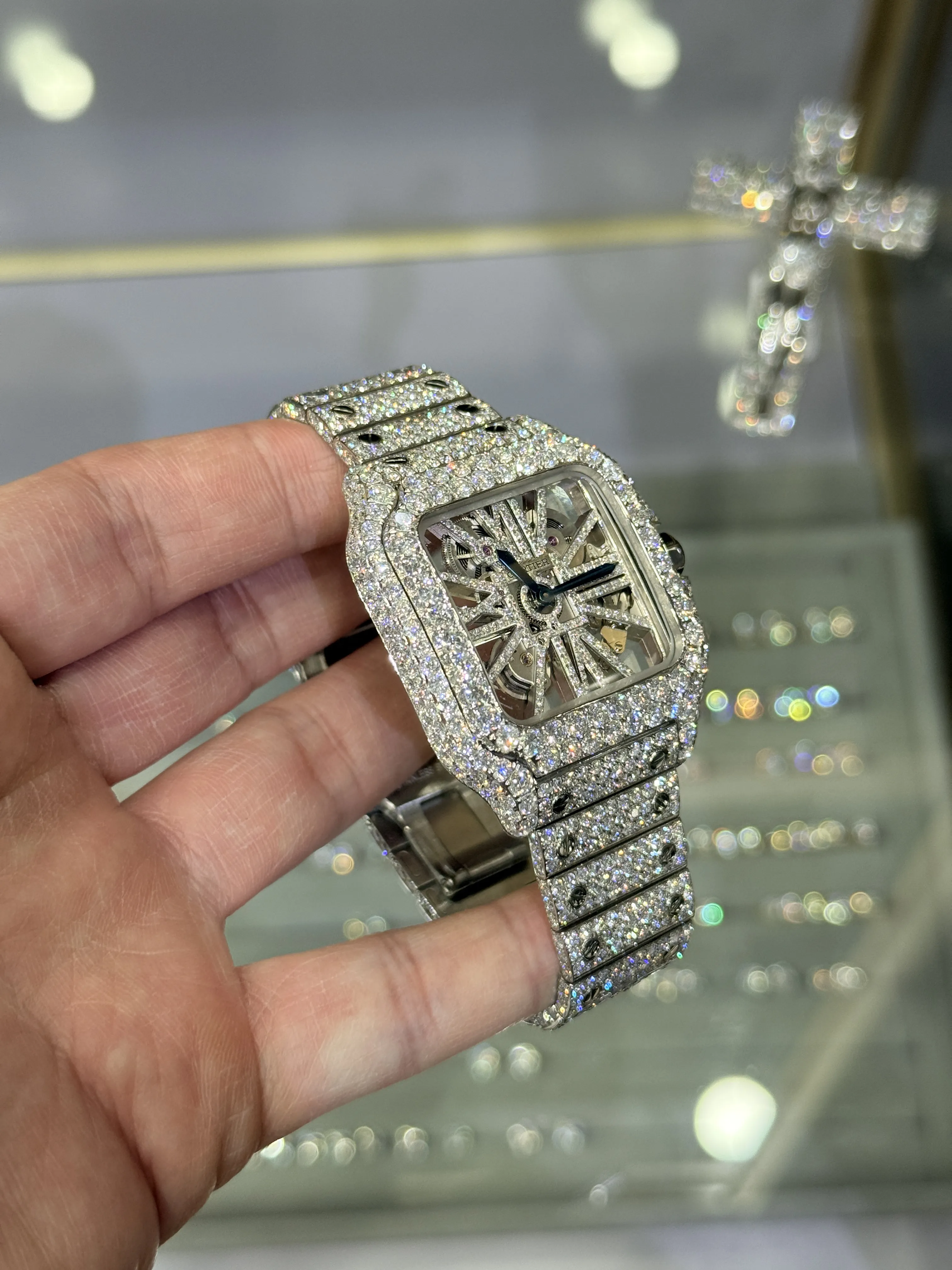 0168 VVS Lab-grown diamond Cartier Skeleton D2868819403 — view 2